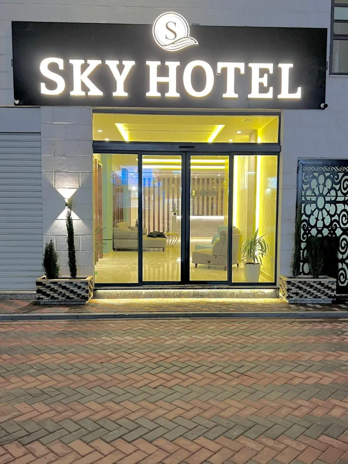Night in Sky Hotel