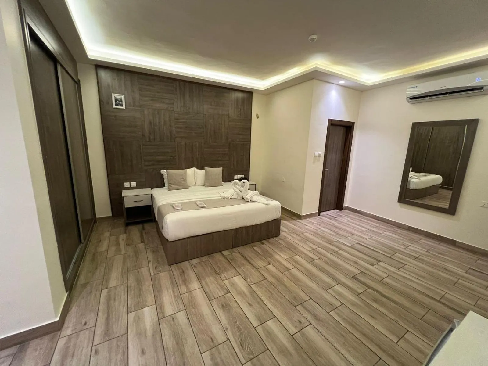 Photo of the whole room, Bed in Sky Hotel