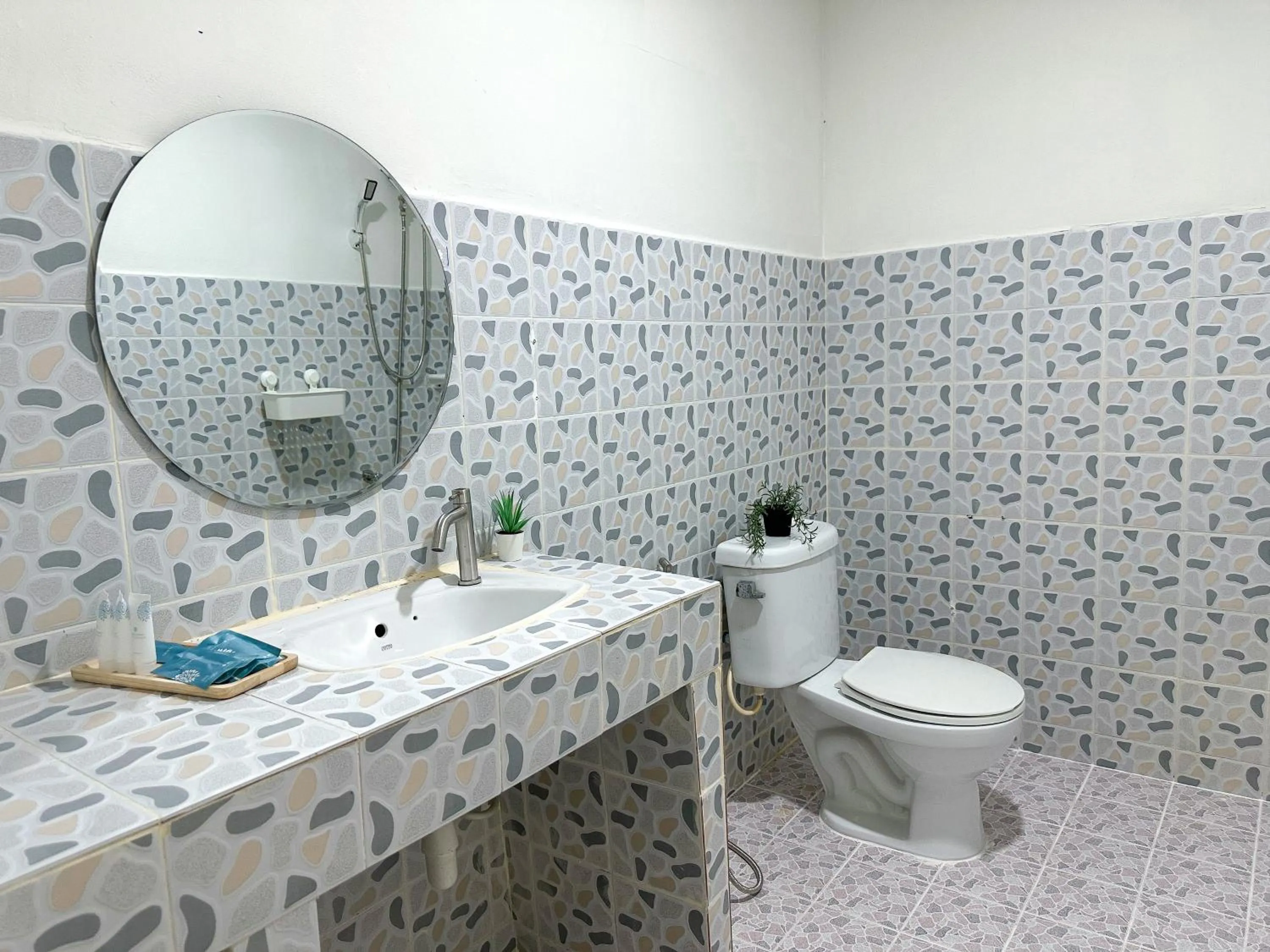 Toilet in MONTANA Hotel & Hostel Phuket