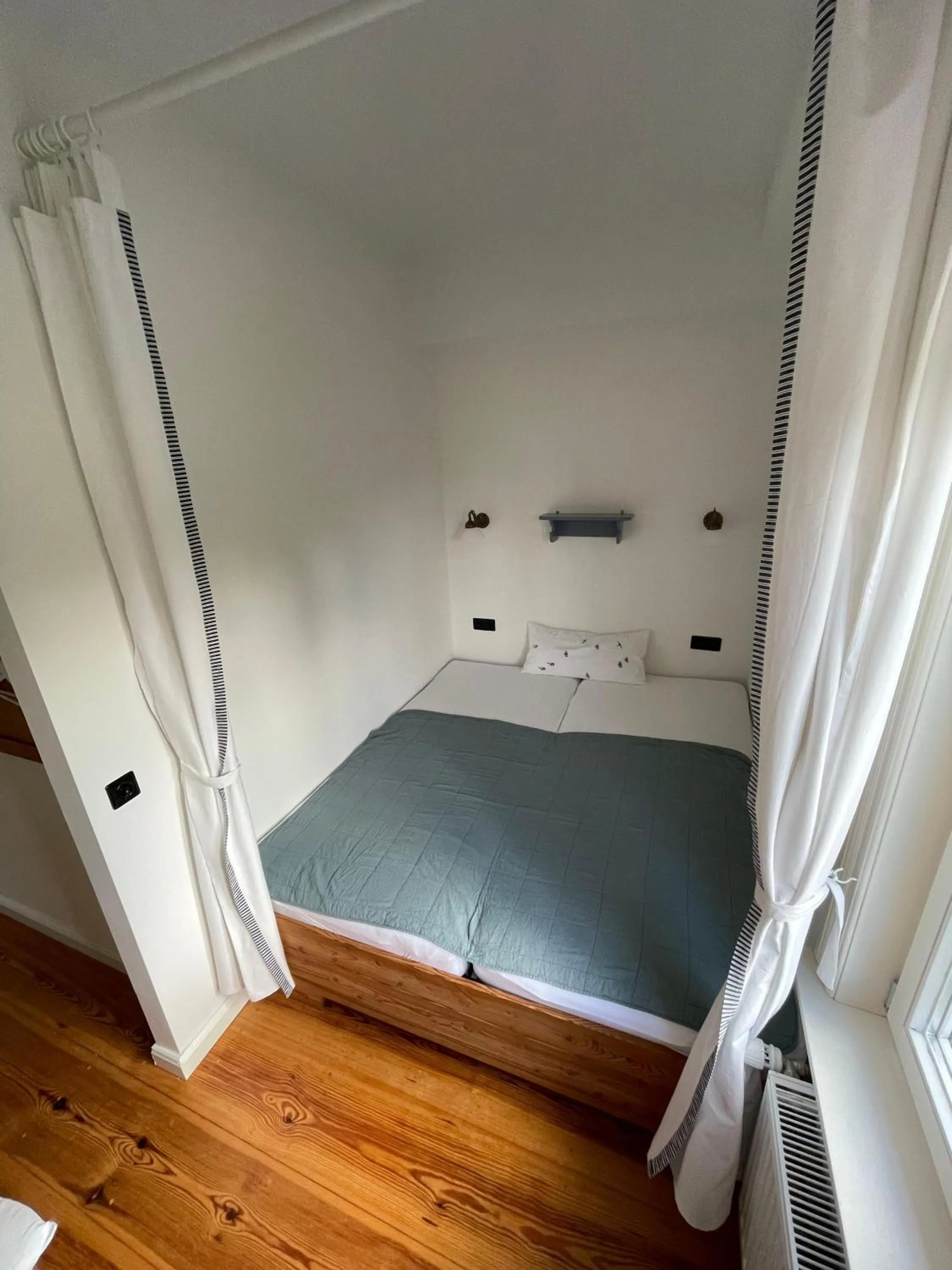 Bedroom, Bed in Burger Fährhaus