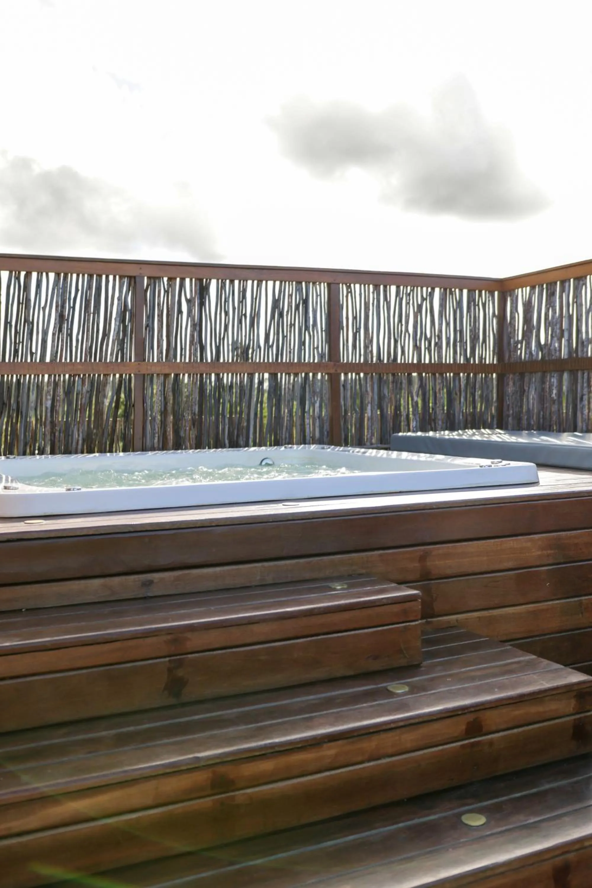 Hot Tub in Alameda Lounge Pousada