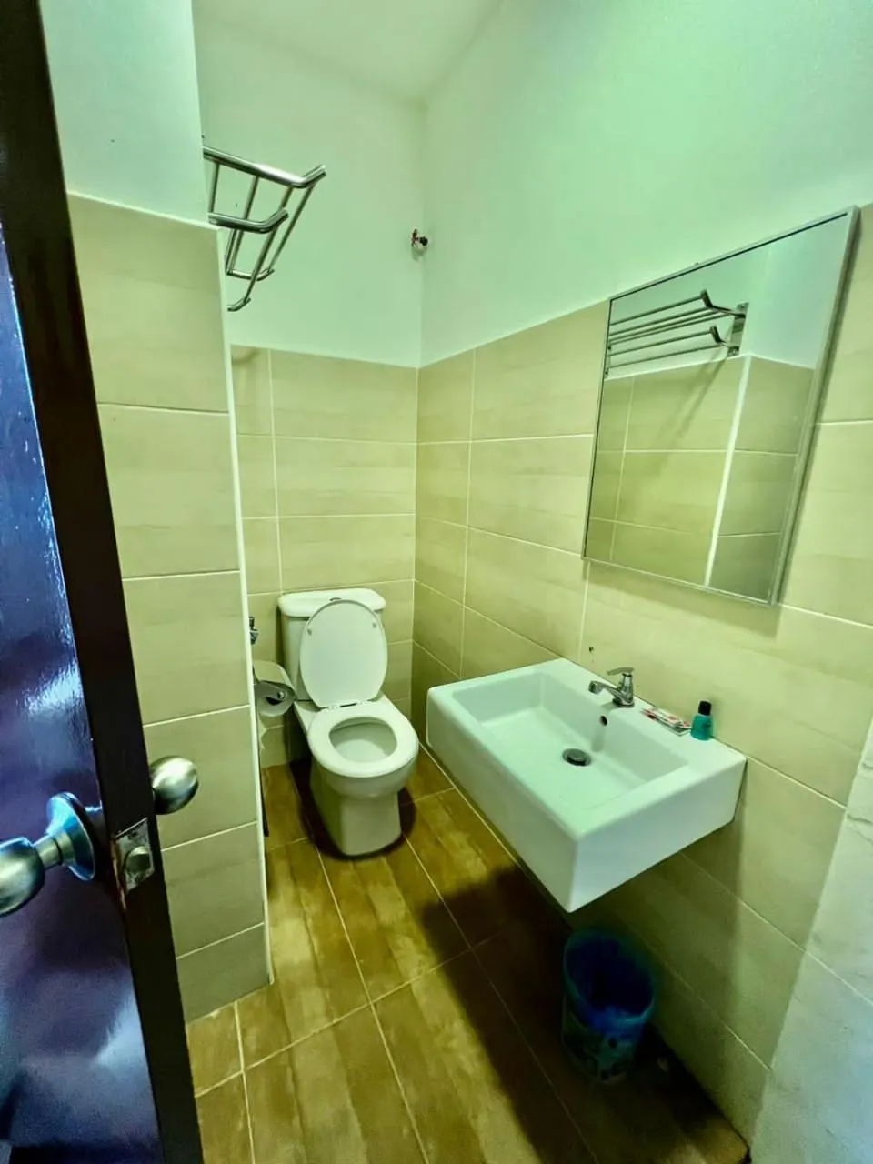 Hotel Ariana 5 minutes Bukit Indah 15 minutes Legoland 20 minutes Utm