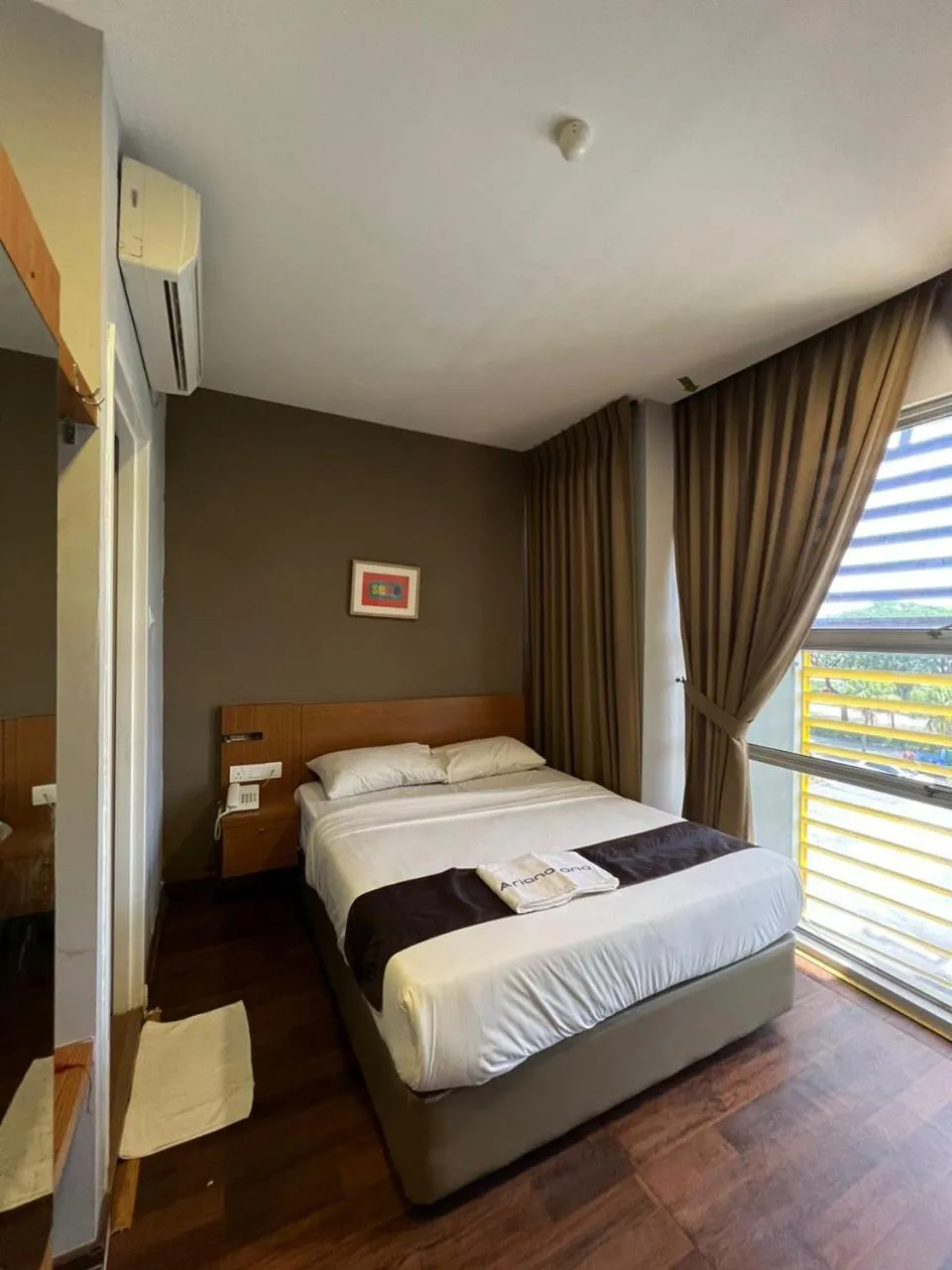 Bed in Hotel Ariana 5 minutes Bukit Indah 15 minutes Legoland 20 minutes Utm