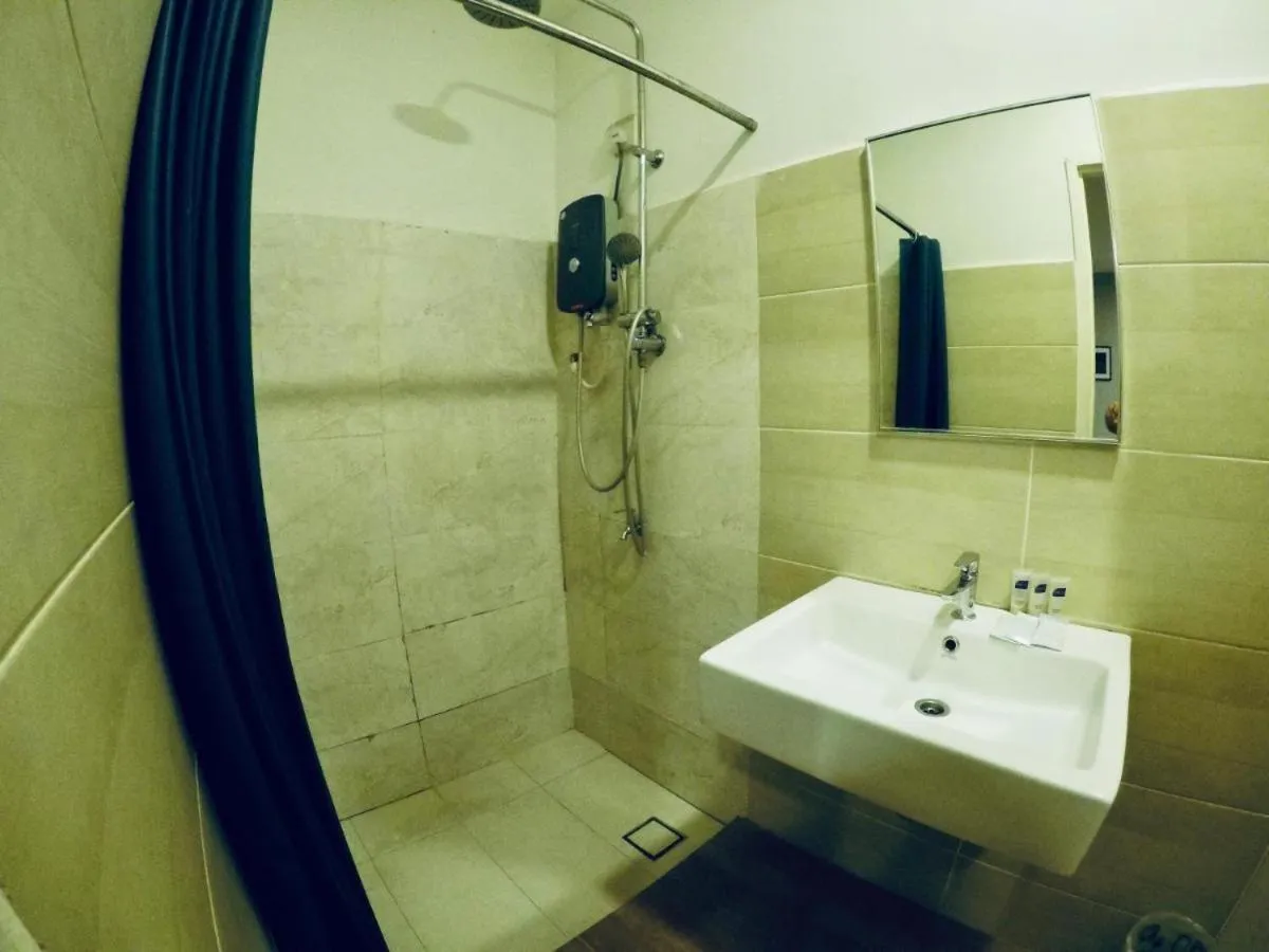 Hotel Ariana 5 minutes Bukit Indah 15 minutes Legoland 20 minutes Utm