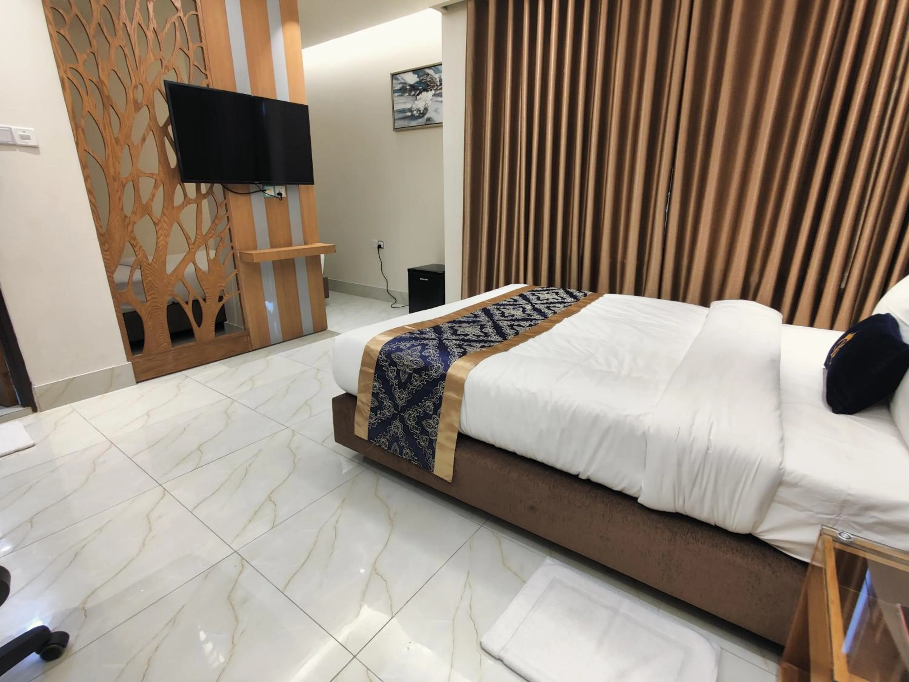 Photo of the whole room, Bed in Hotel Royal Bengal