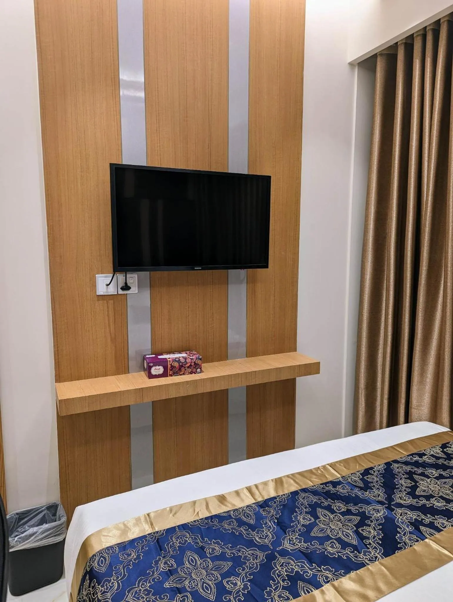 TV and multimedia, Bed in Hotel Royal Bengal
