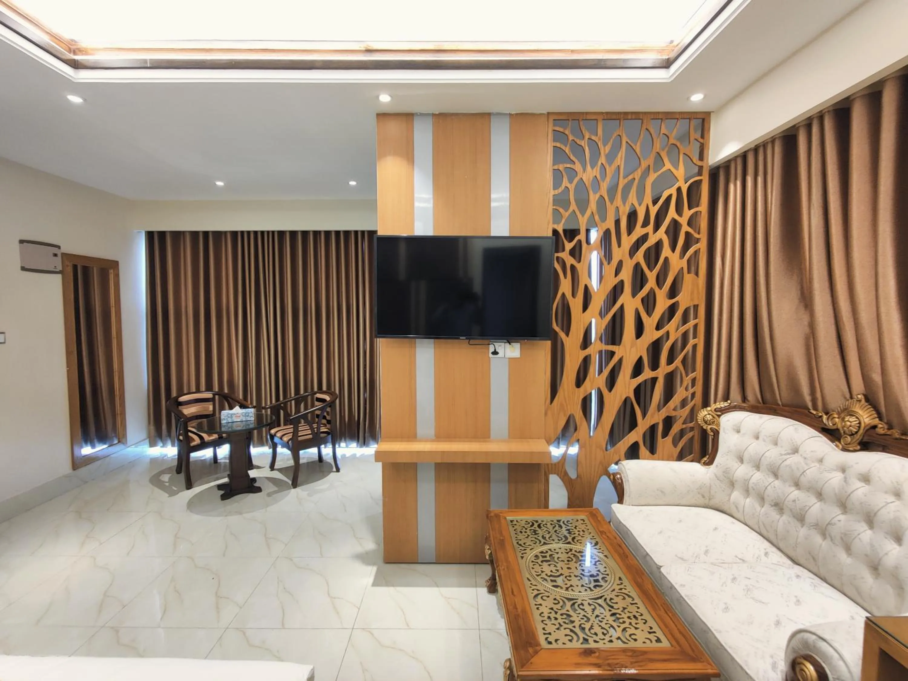 Seating area in Hotel Royal Bengal