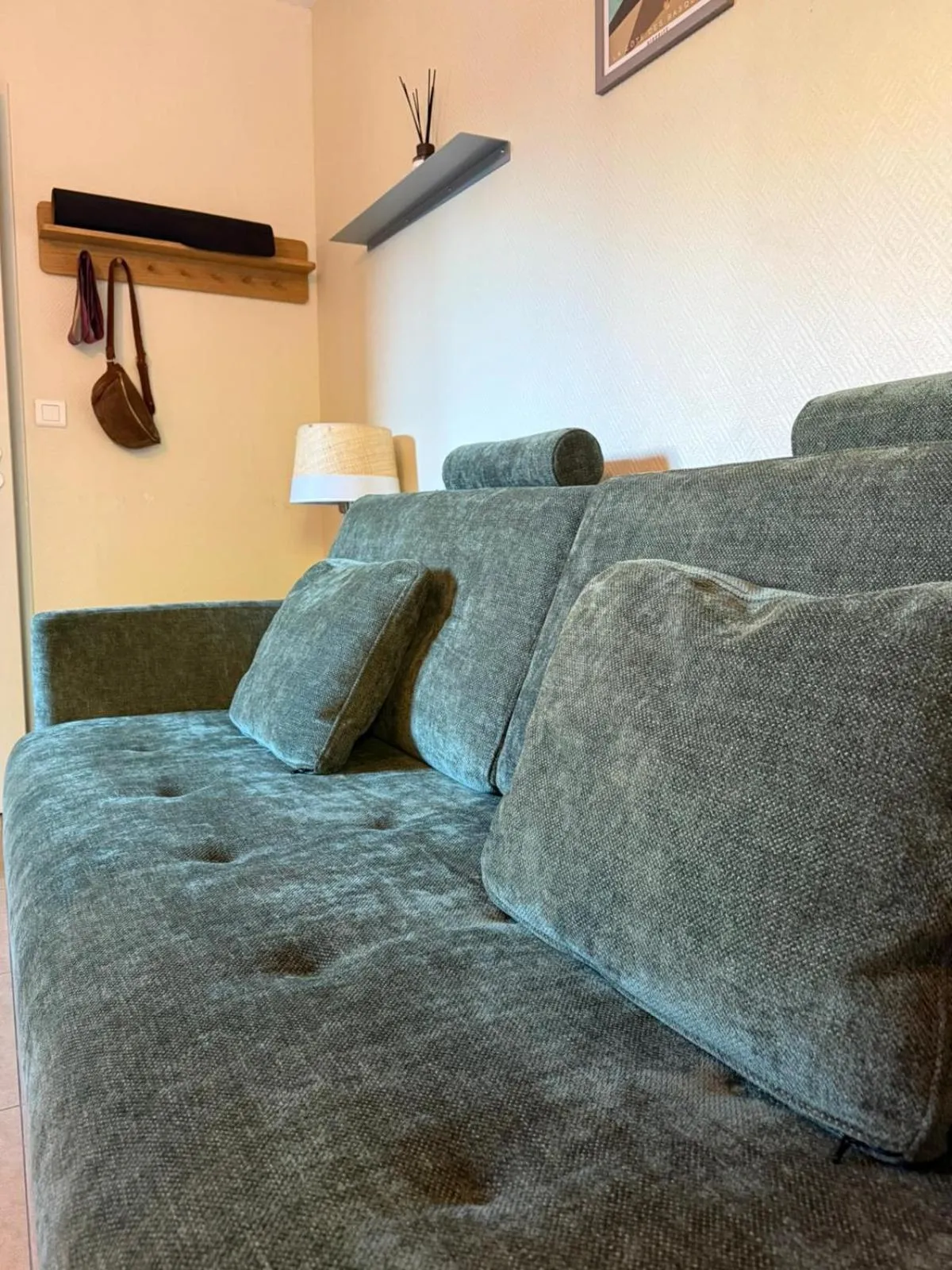 Living room in Résidence Château d'Acotz - Appartements avec piscine à 300m des Plages & Océan