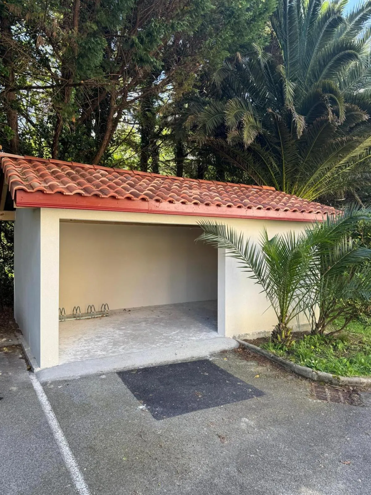 Cycling in Résidence Château d'Acotz - Appartements avec piscine à 300m des Plages & Océan