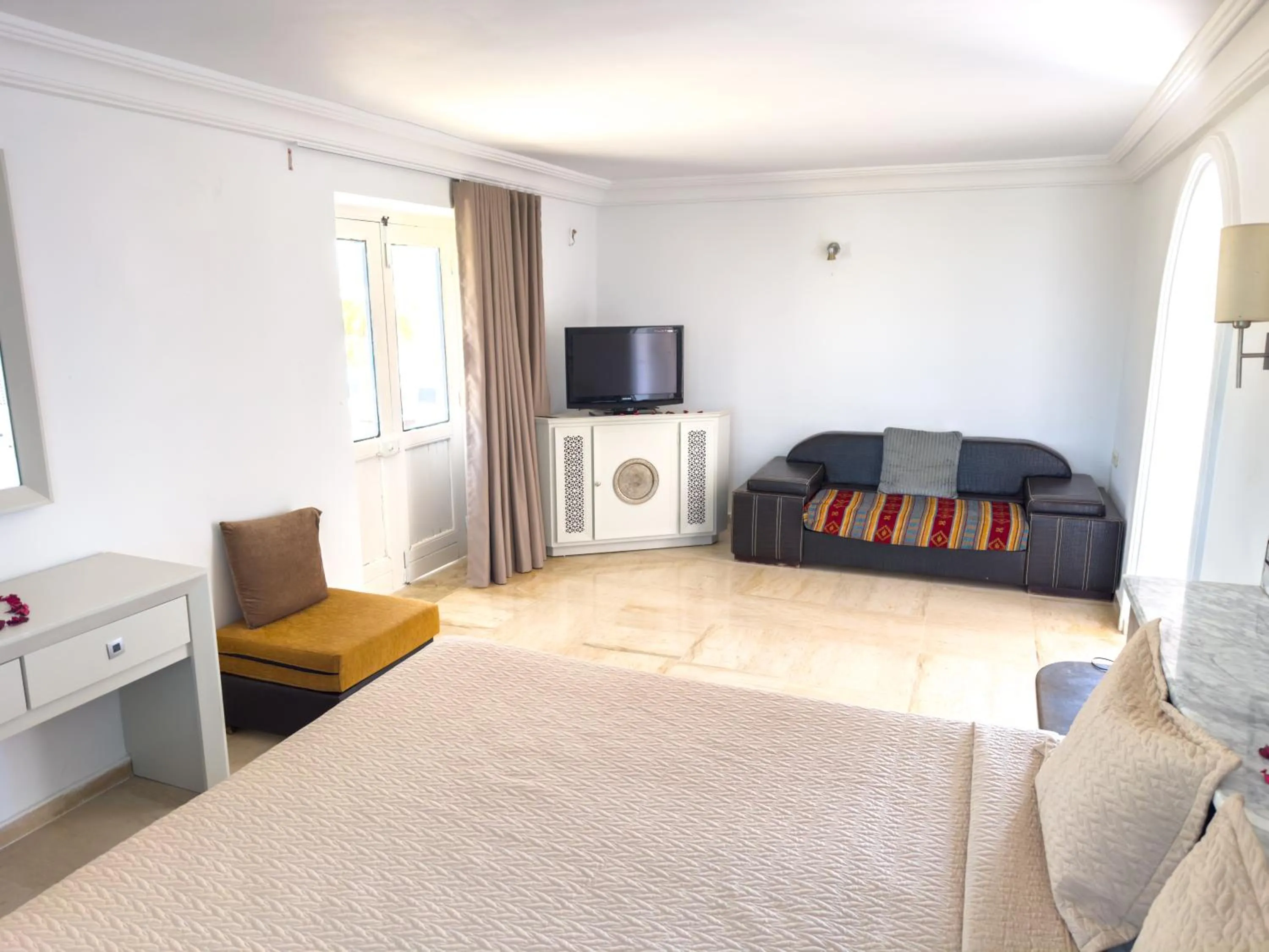 Photo of the whole room, Bed in Le Patio de Mezraya