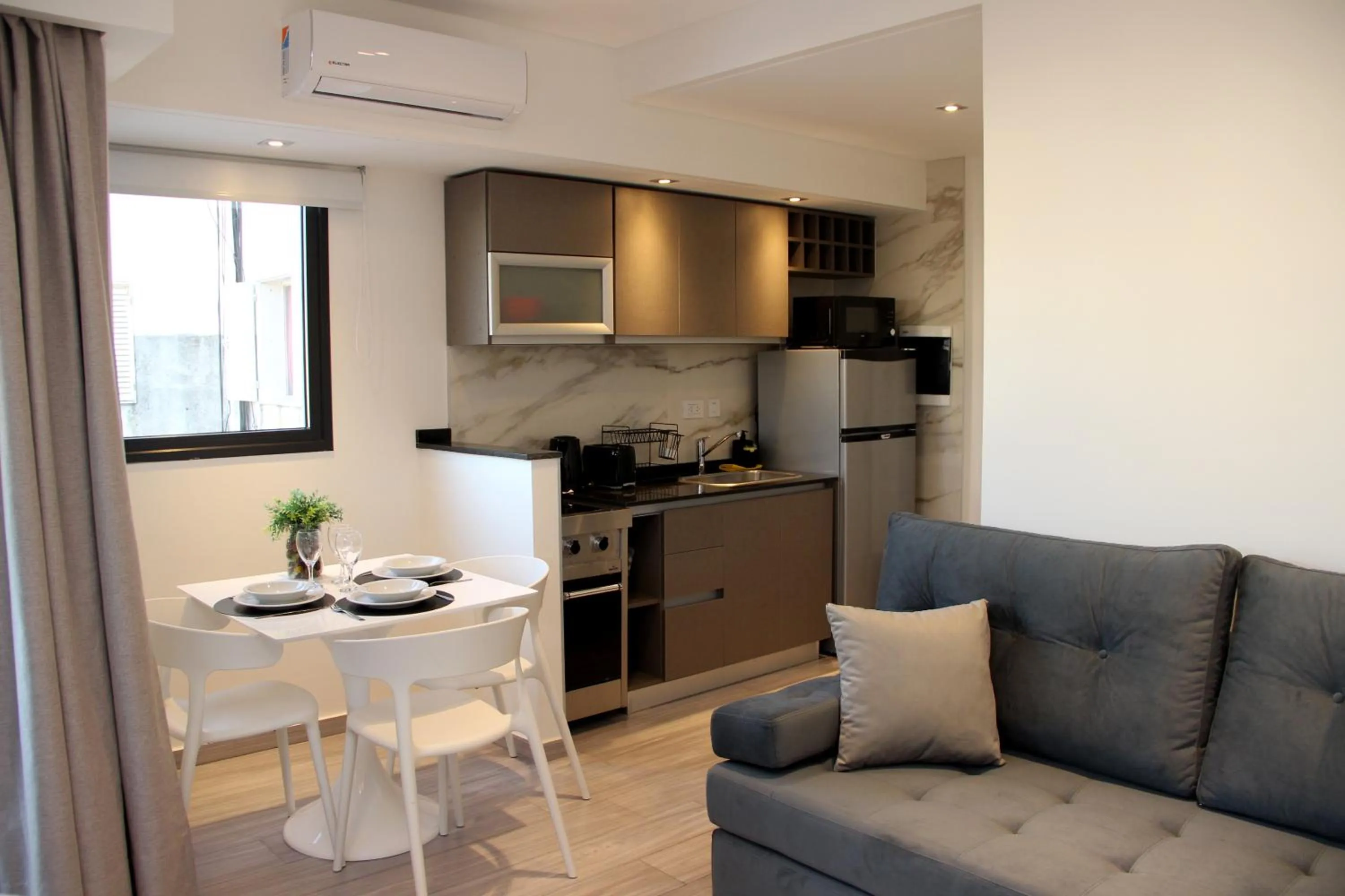 Kitchen or kitchenette in In House BA - Le coq