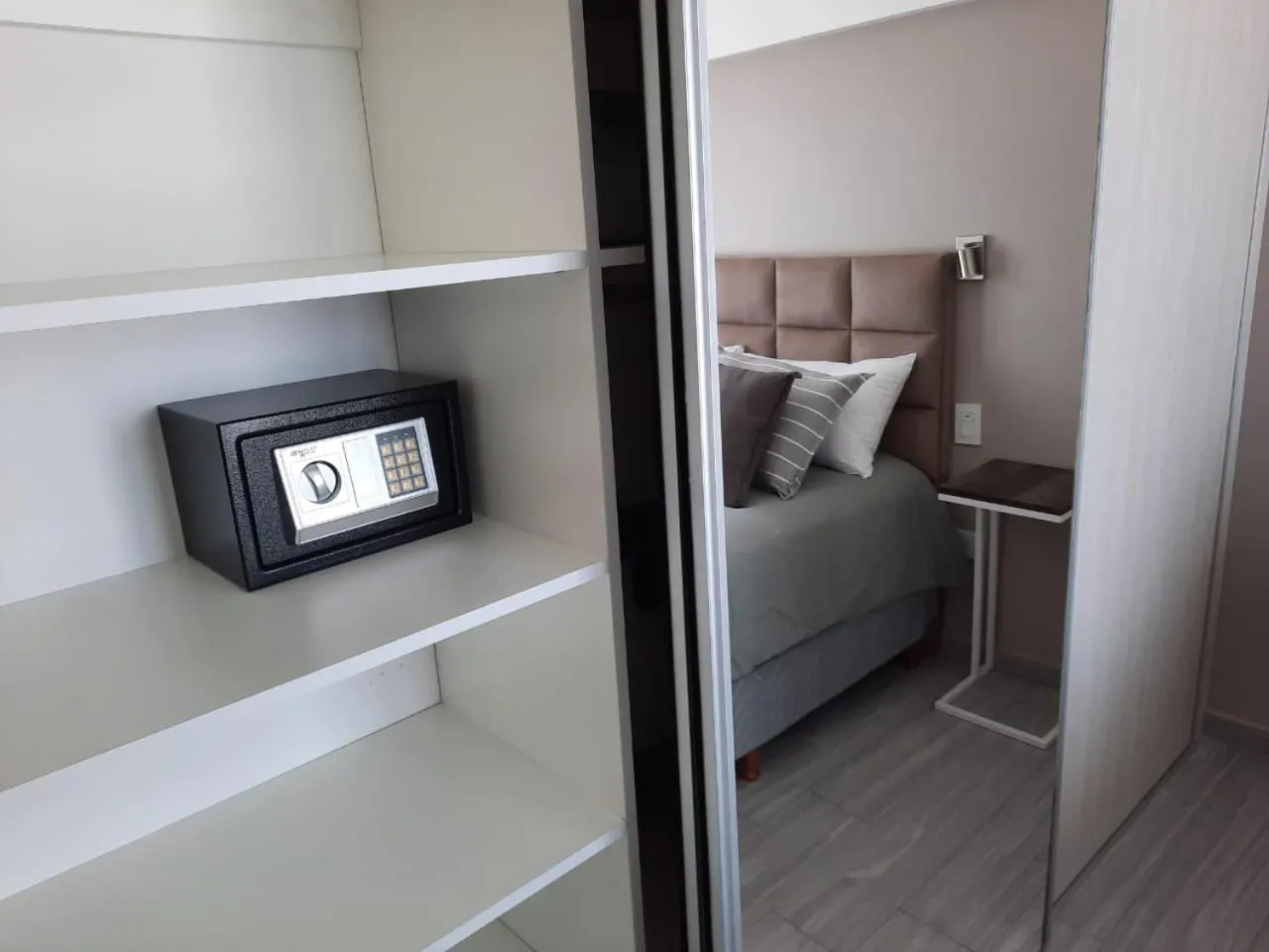 safe, Bed in In House BA - Le coq