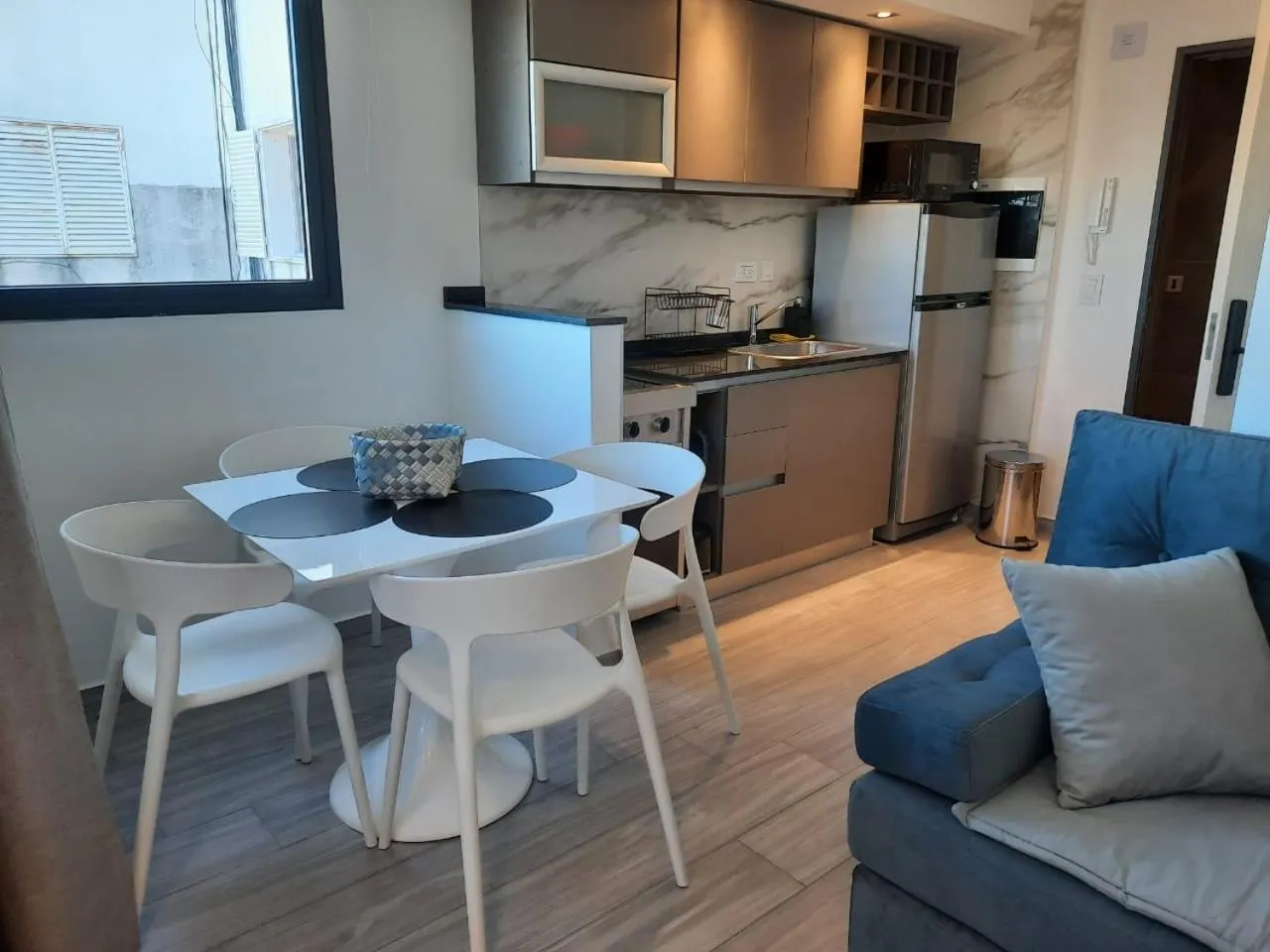 Kitchen or kitchenette in In House BA - Le coq