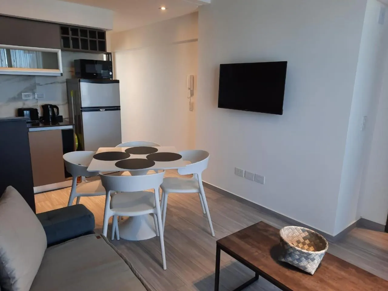 Dining area in In House BA - Le coq