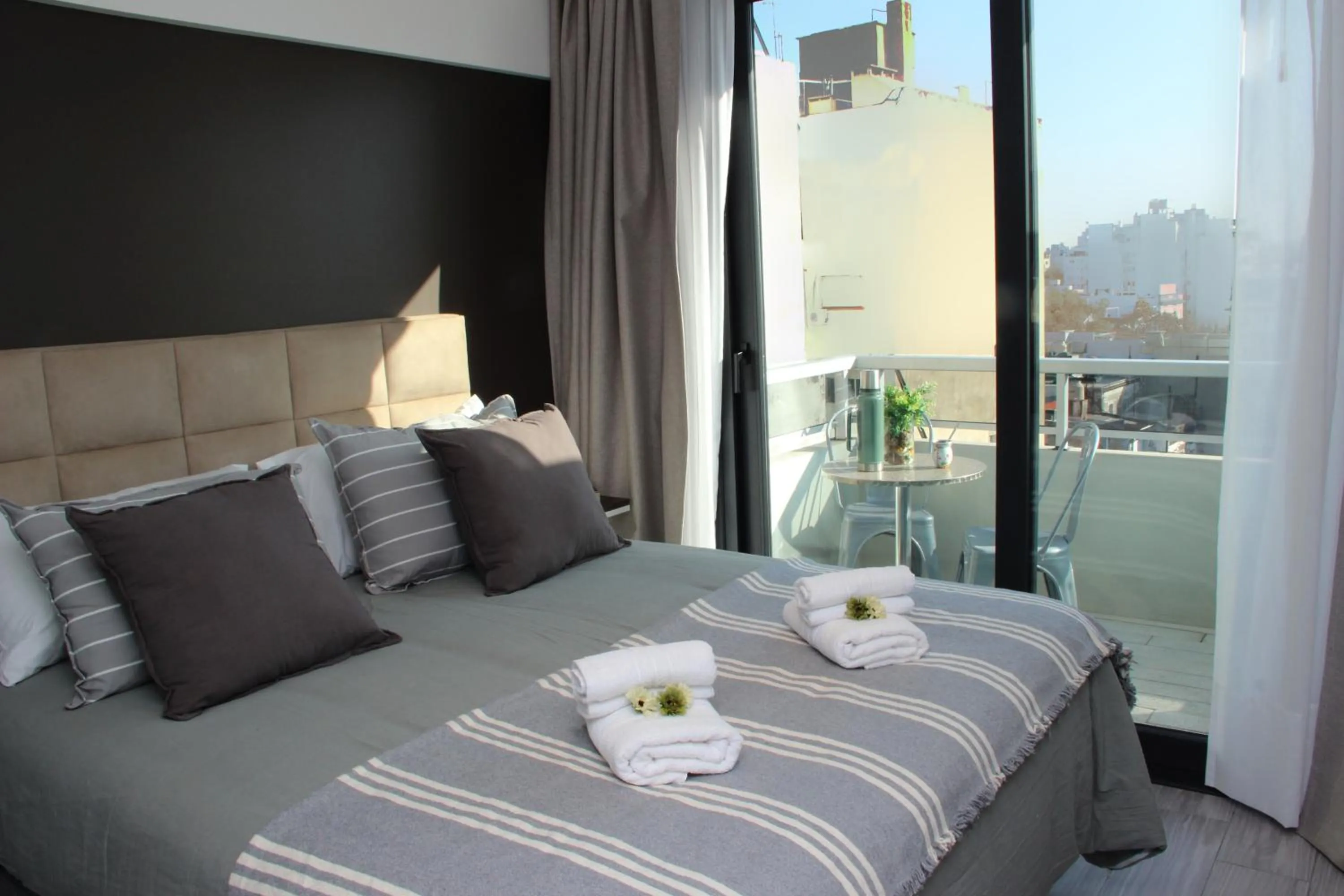 Balcony/Terrace, Bed in In House BA - Le coq