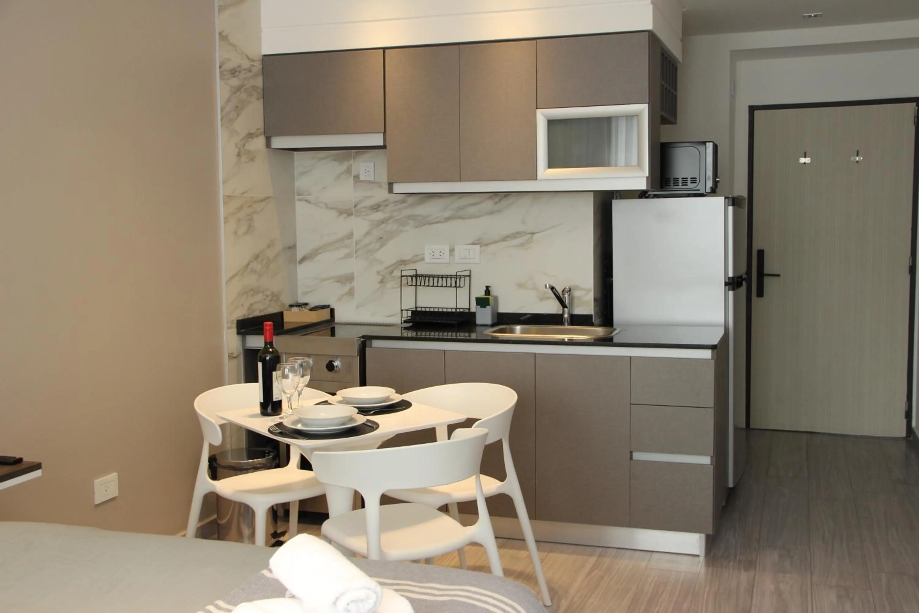 Kitchen or kitchenette in In House BA - Le coq