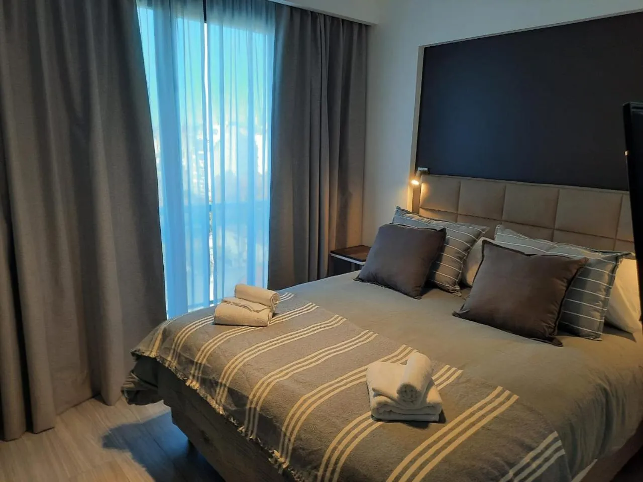 Bedroom, Bed in In House BA - Le coq