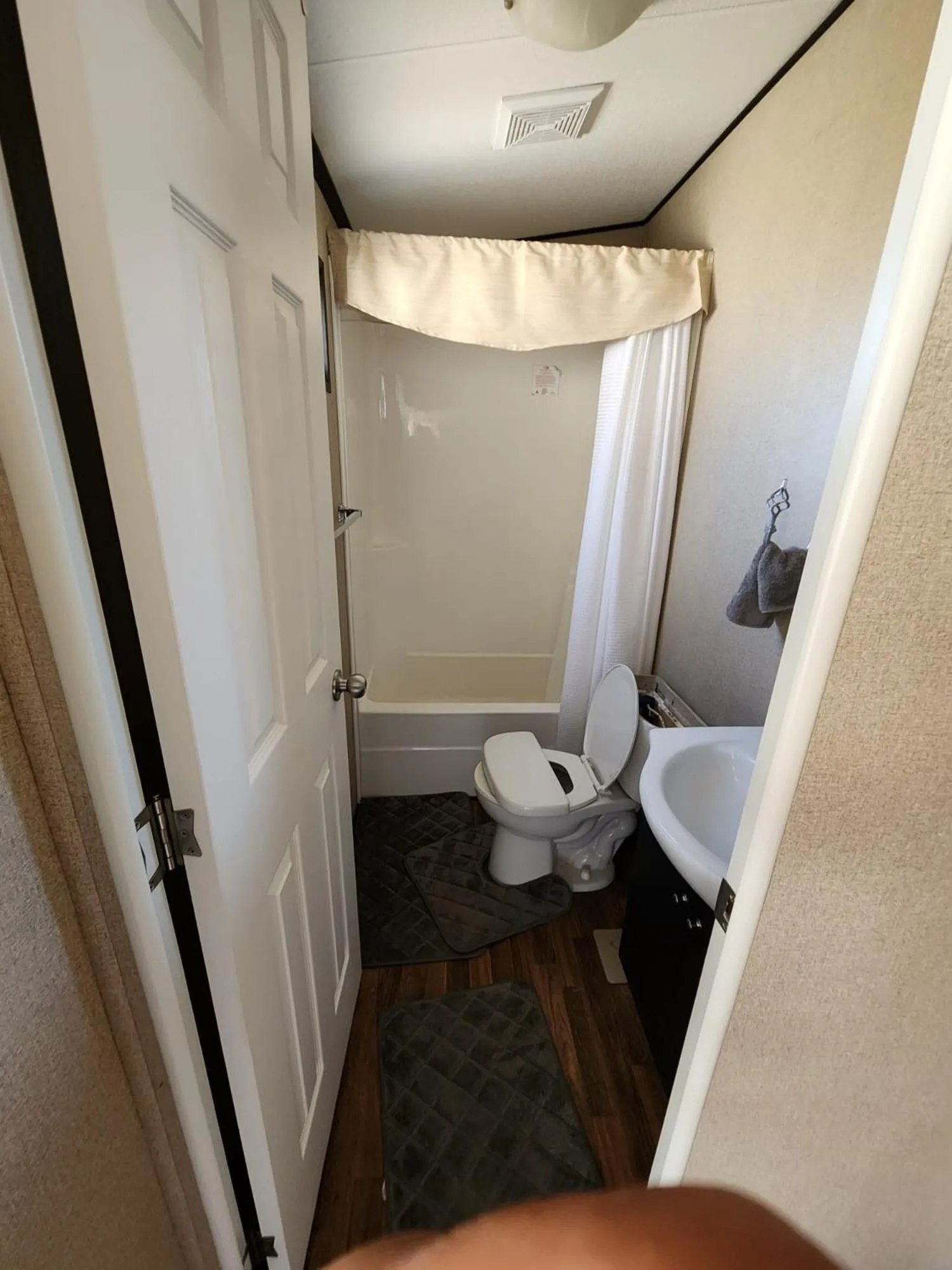 Bathroom in Falcon Cottages