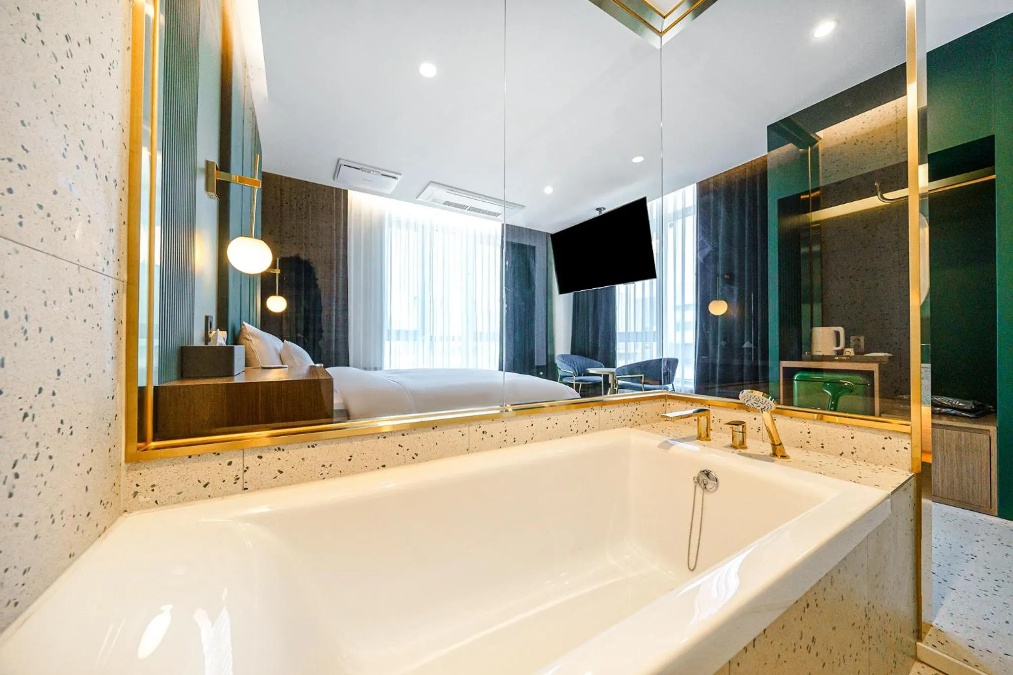 Bathroom in H-Avenue Hotel Geomdan New Town