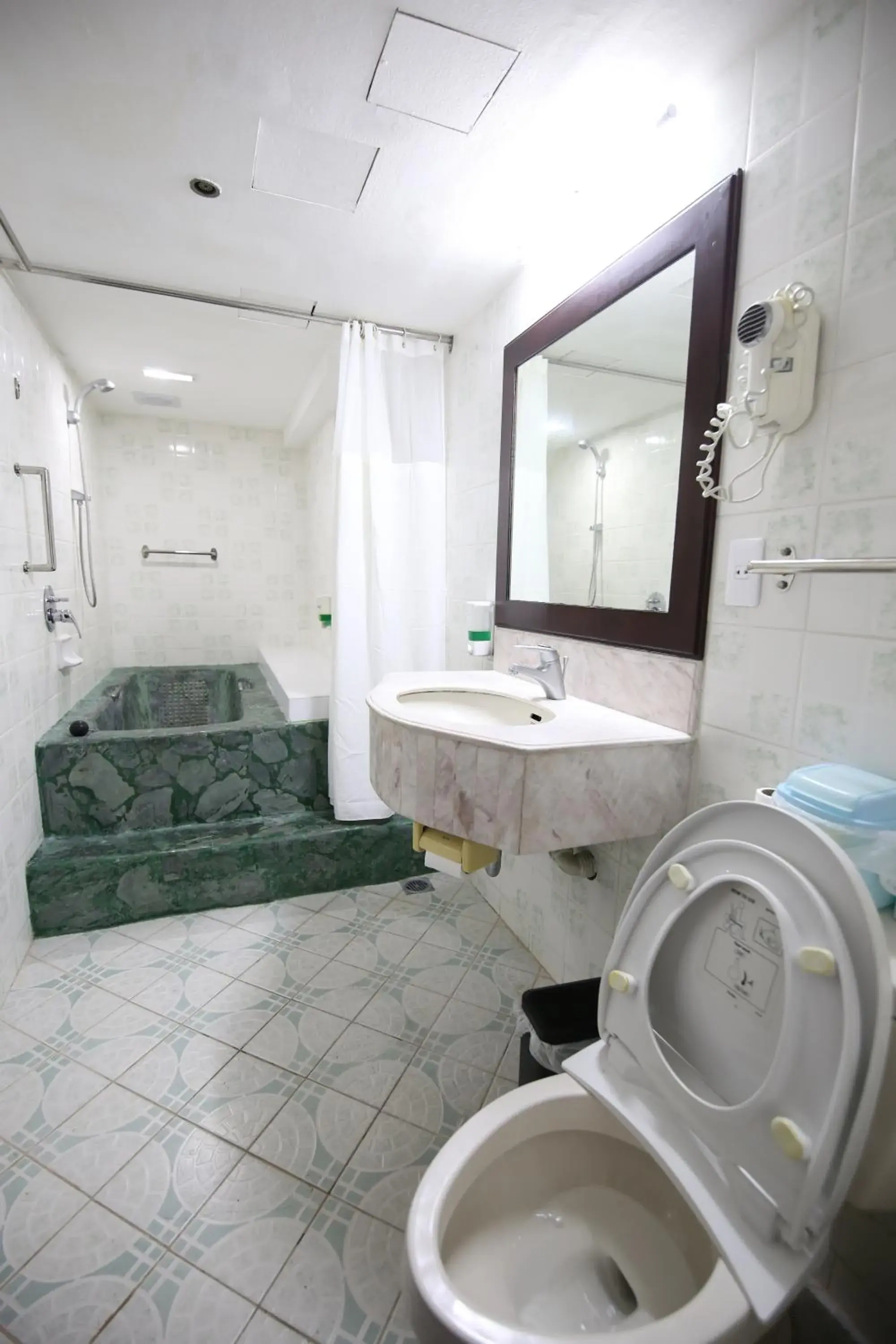 Superior Double Room in Hotel Asia Cebu Superior Double Room in Hotel Asia Cebu