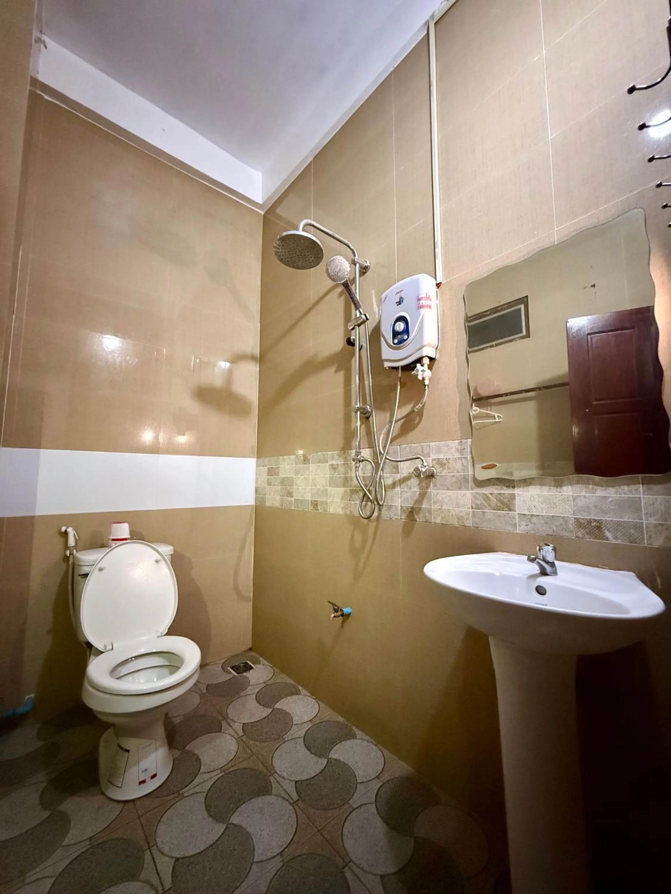 Shower in Domon Riverside Hotel