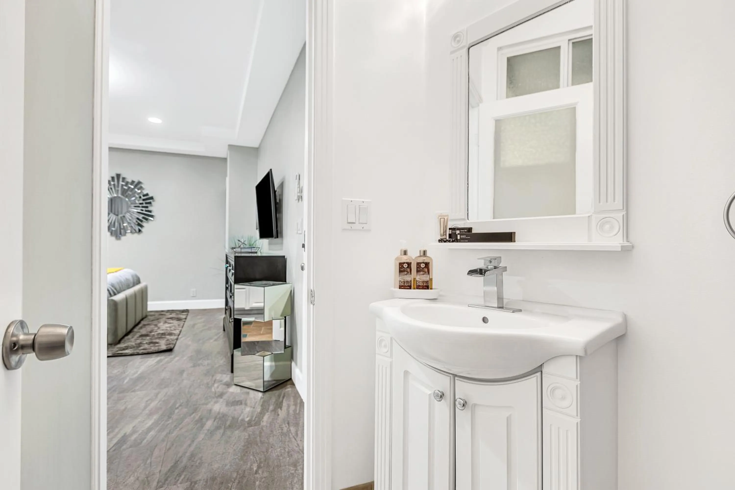 Bathroom in SW Beach Hotel