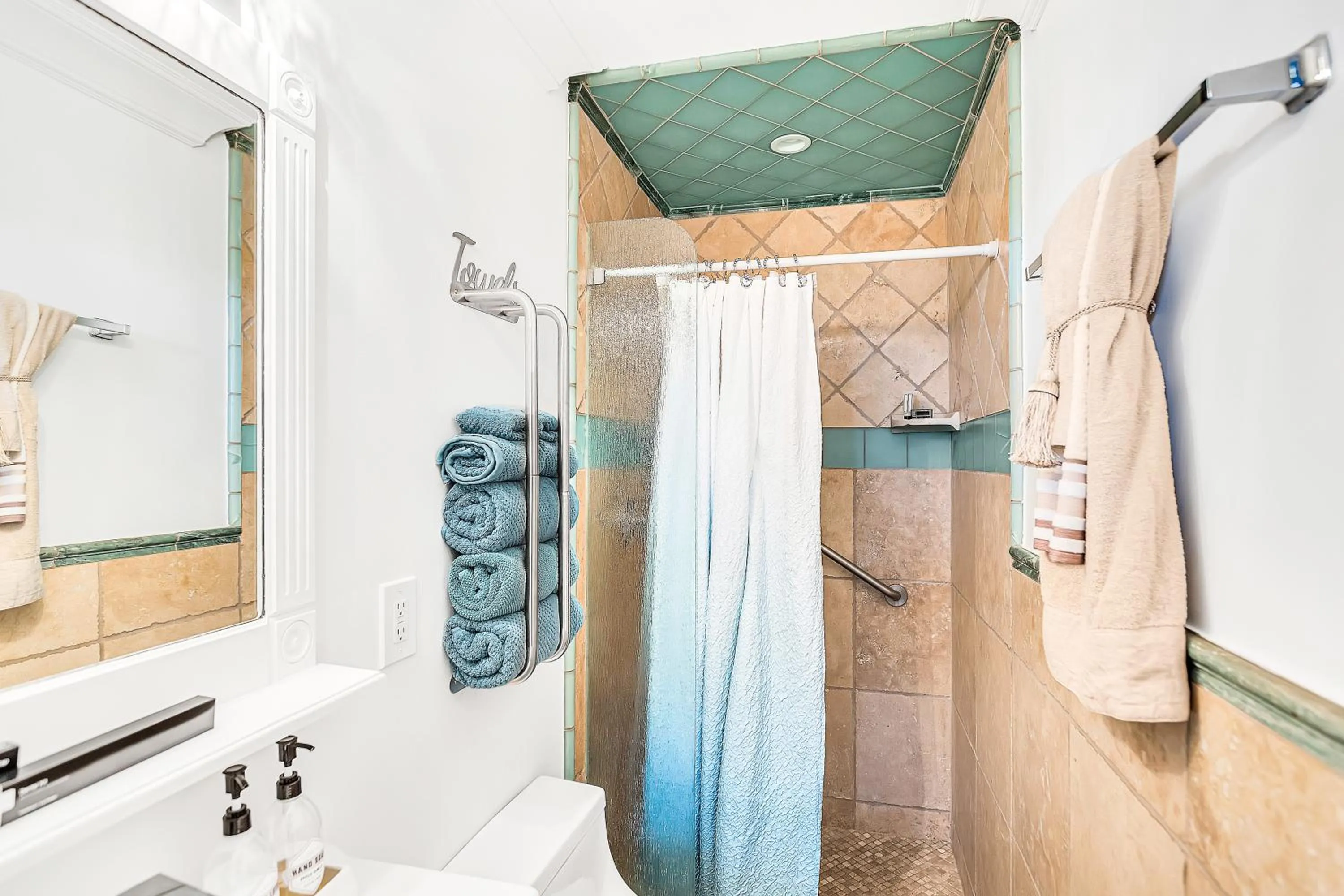 Shower in SW Beach Hotel