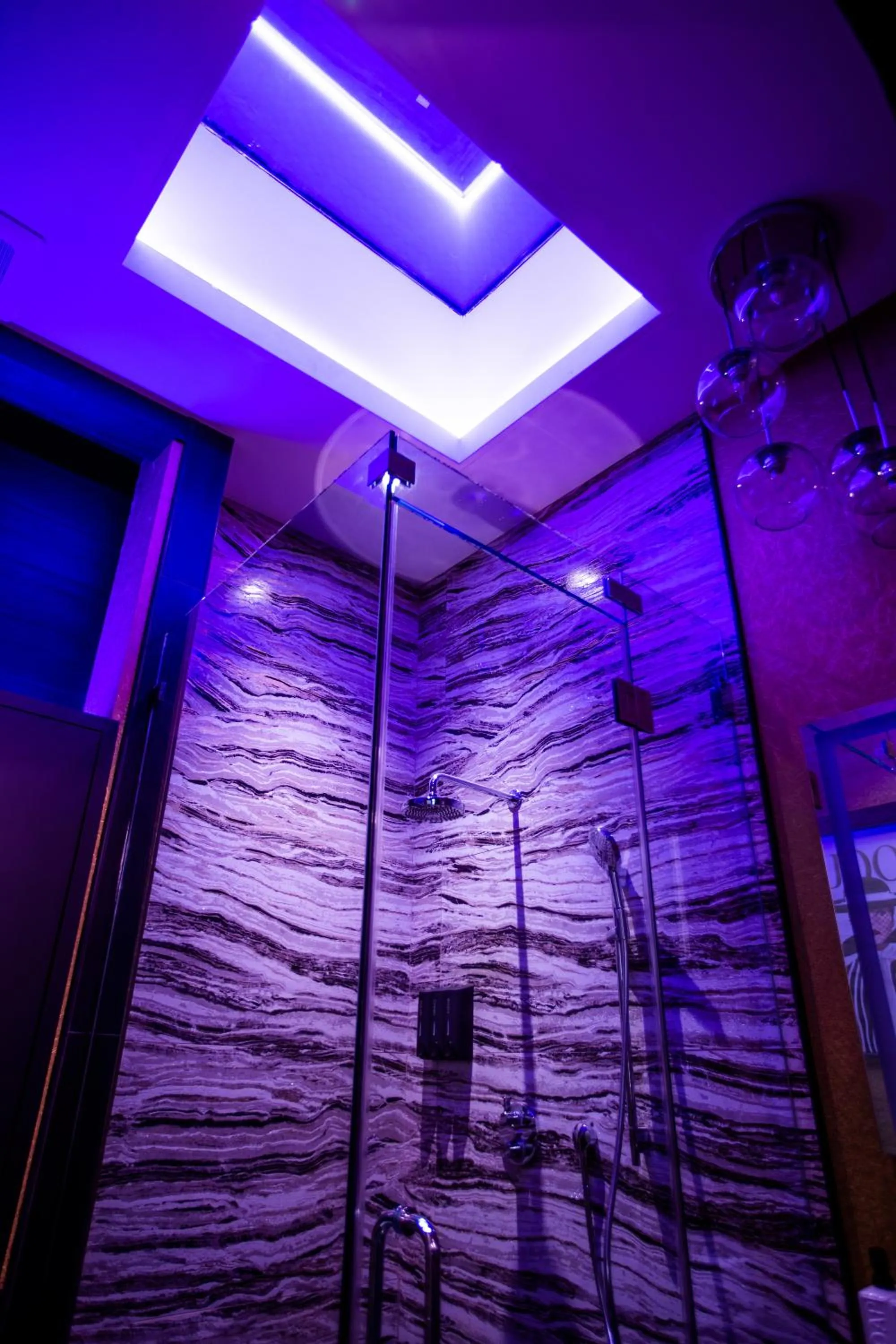 Bathroom in SW Beach Hotel