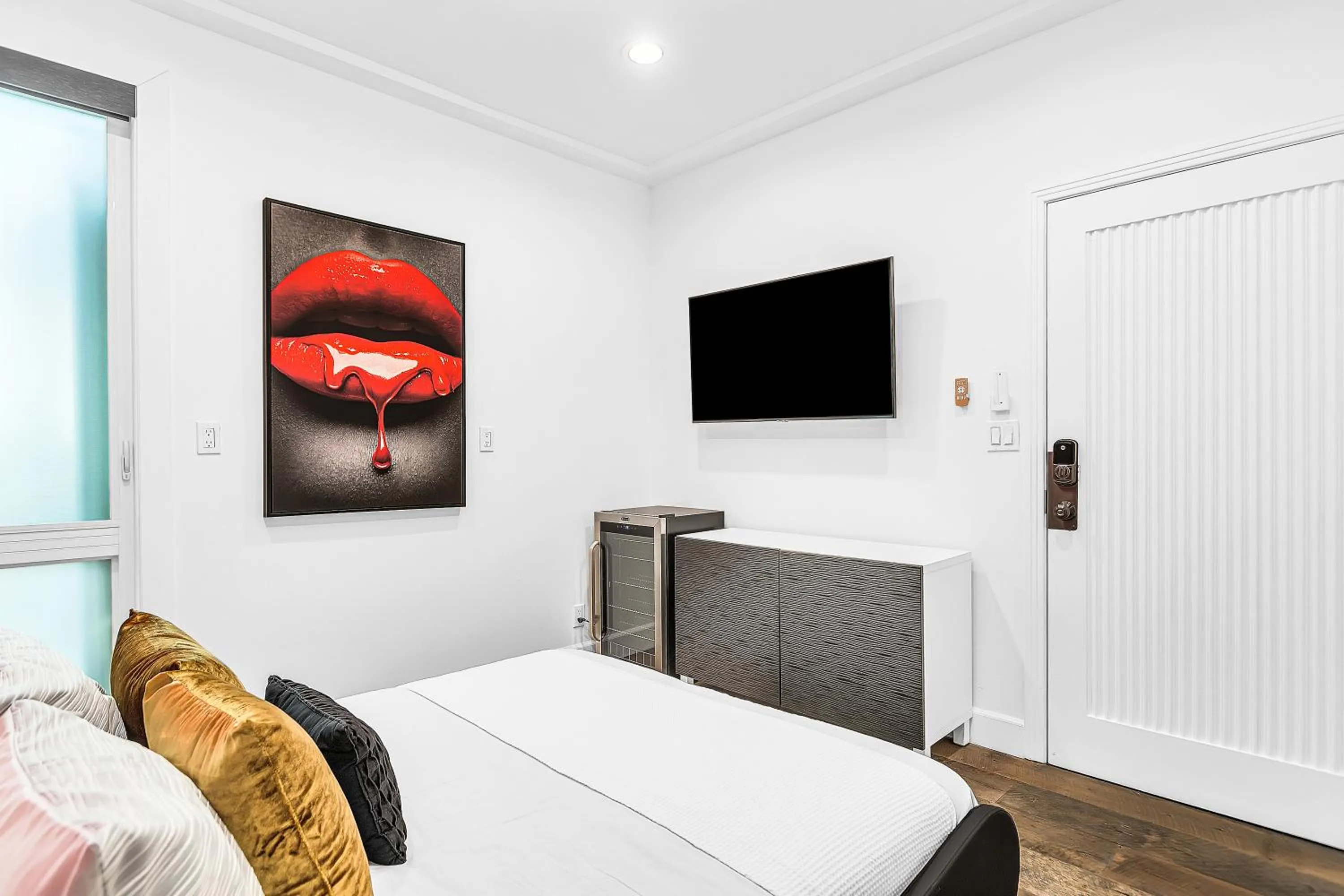 Bed in SW Beach Hotel