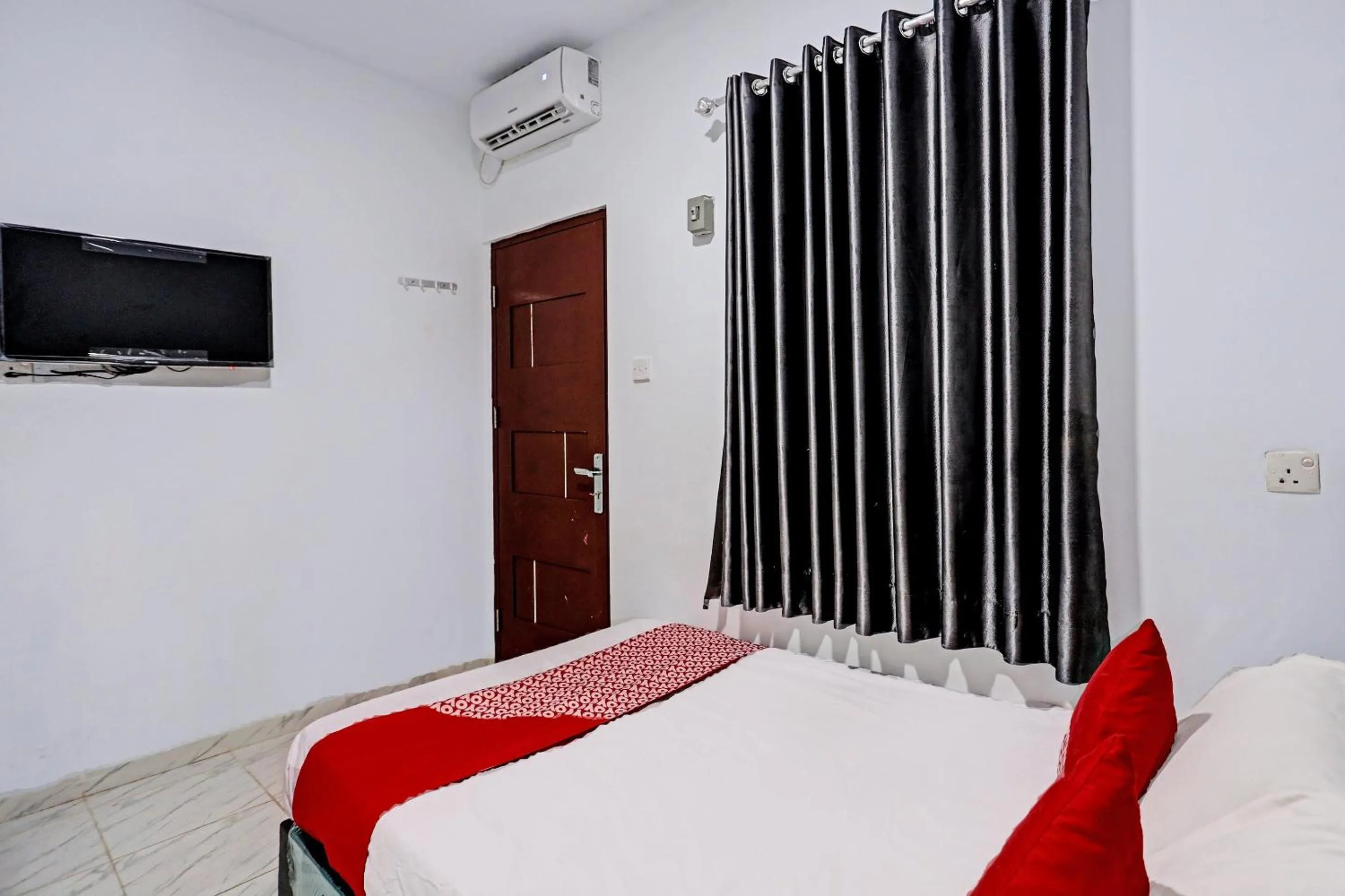 Bedroom, Bed in Hotel O Nagoya House Syariah