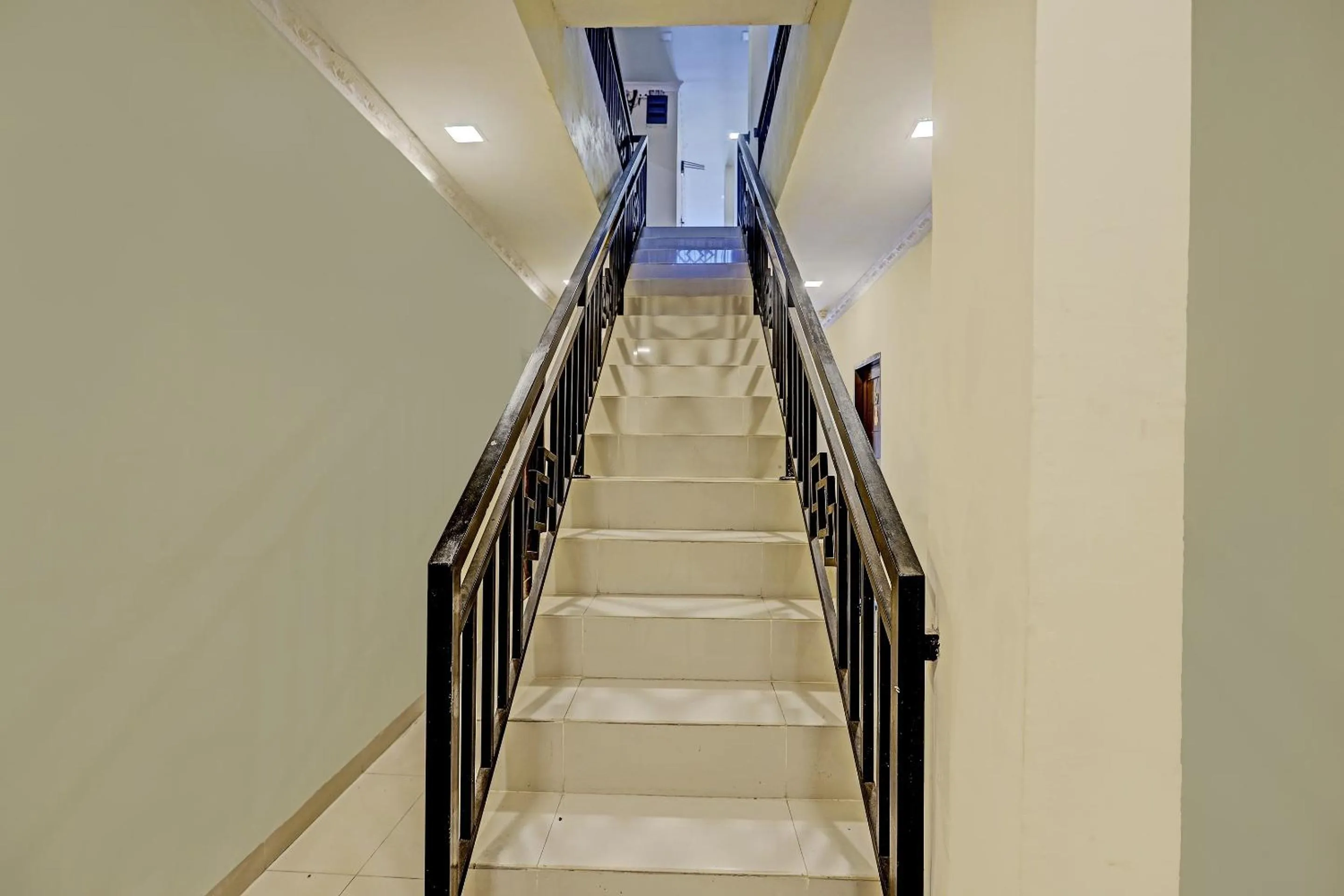 Lobby or reception in Hotel O Nagoya House Syariah