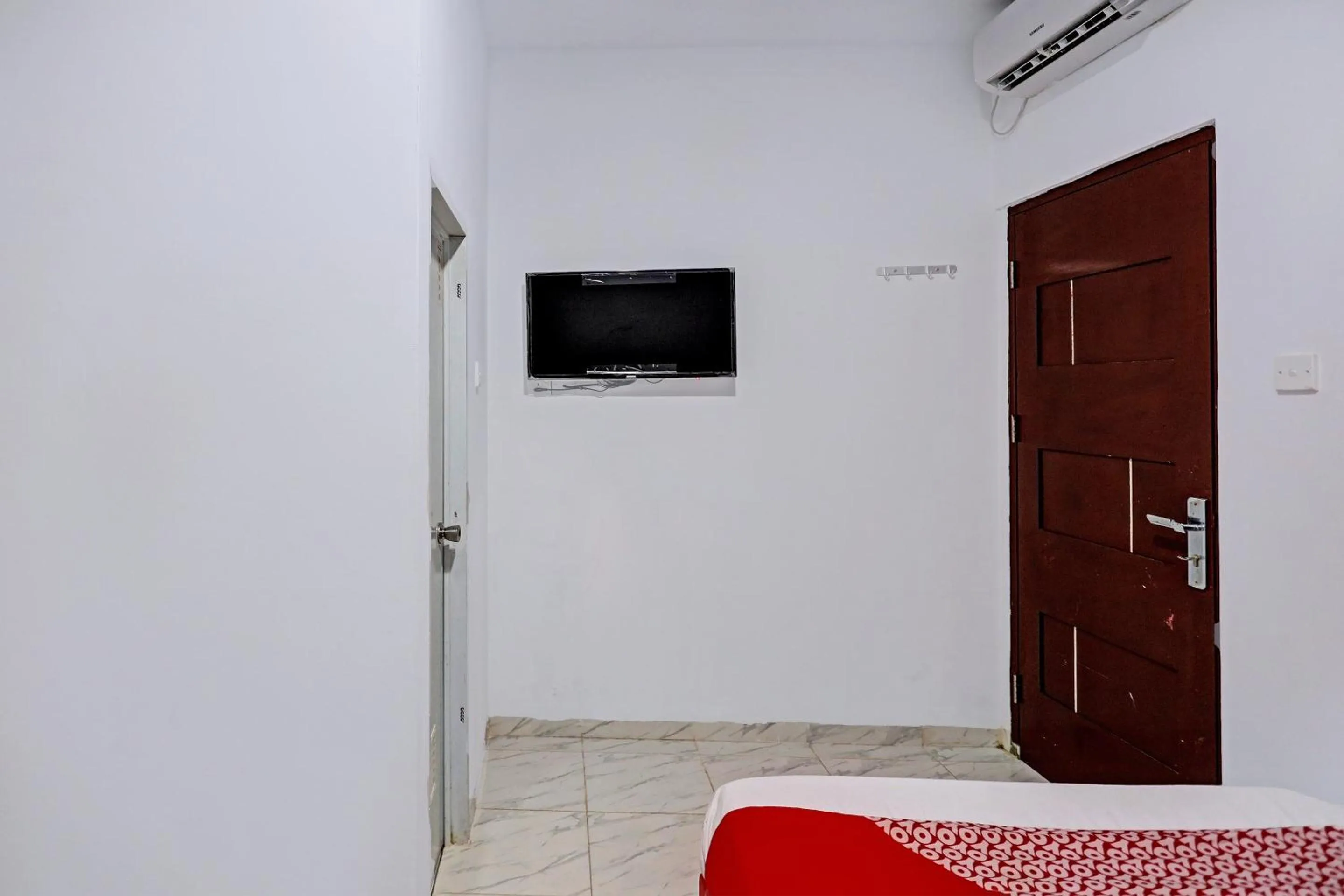 Bedroom in Hotel O Nagoya House Syariah