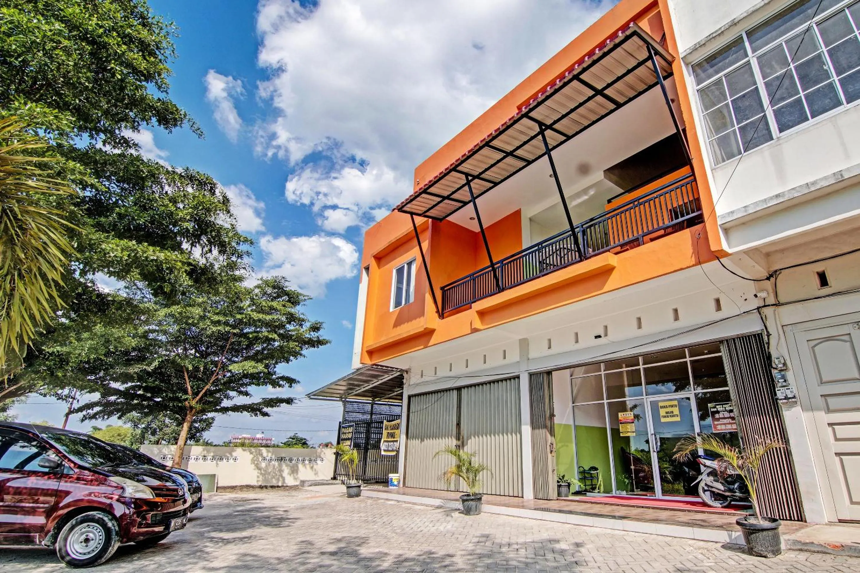 Facade/entrance in Hotel O Rosela House Syariah