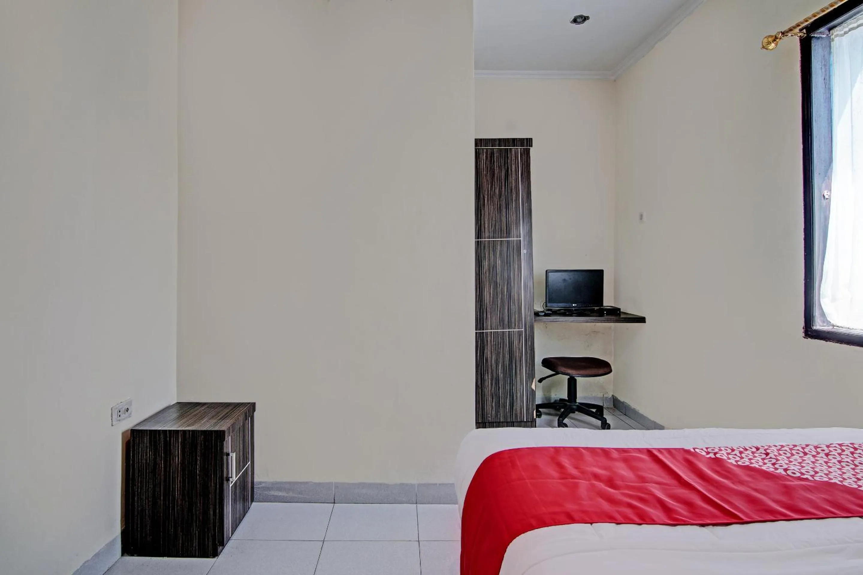 Bedroom, Bed in Hotel O Rosela House Syariah