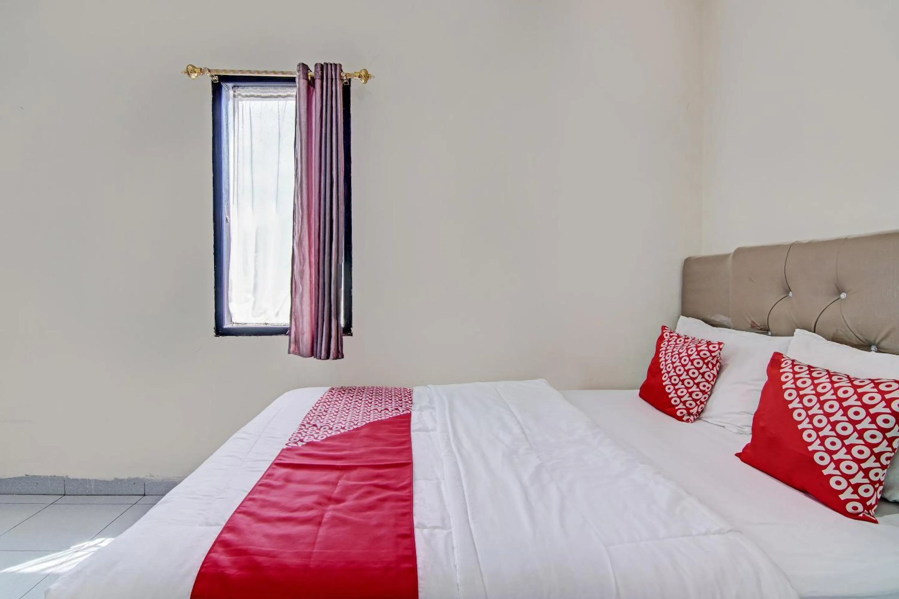 Bedroom, Bed in Hotel O Rosela House Syariah