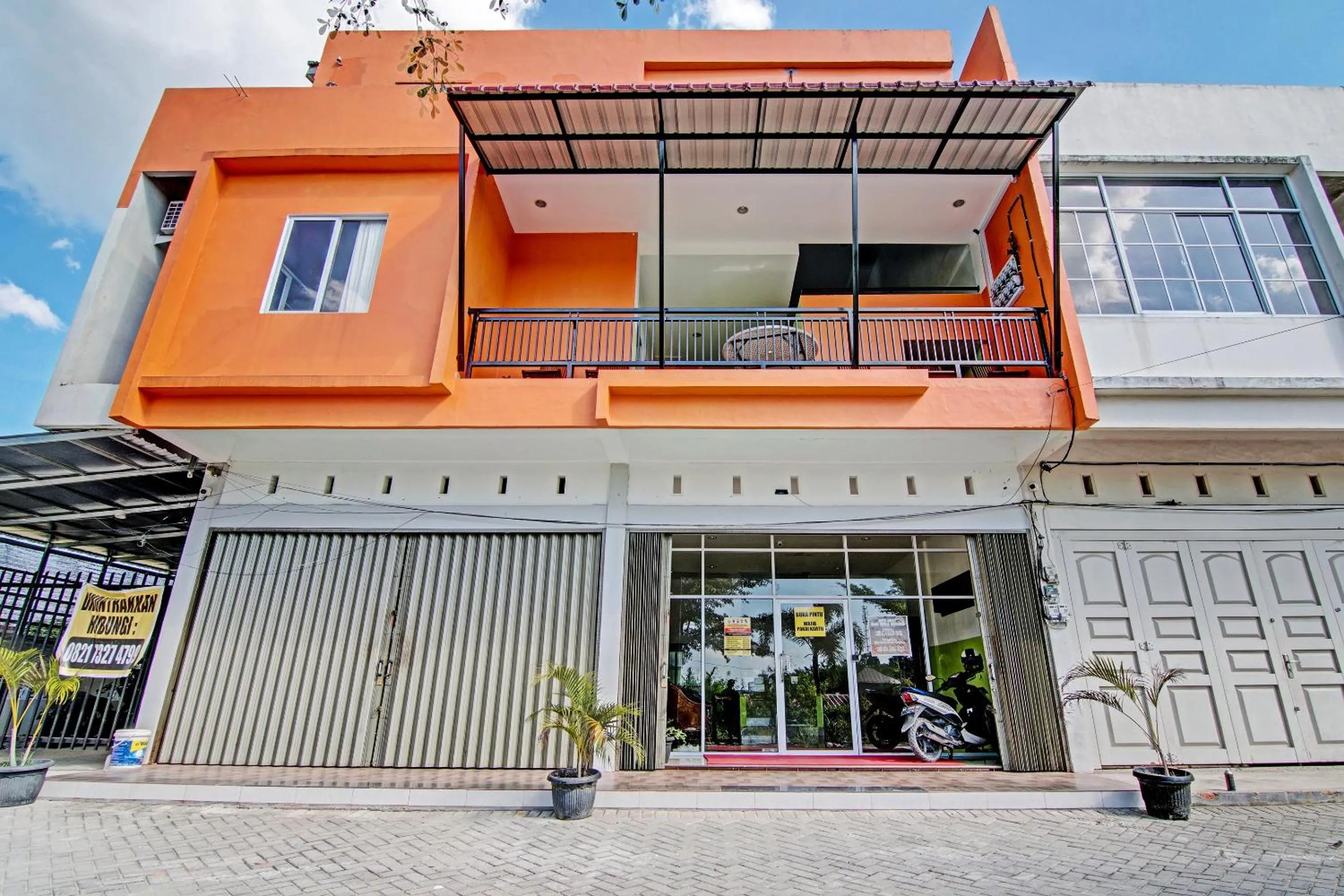 Facade/entrance in Hotel O Rosela House Syariah