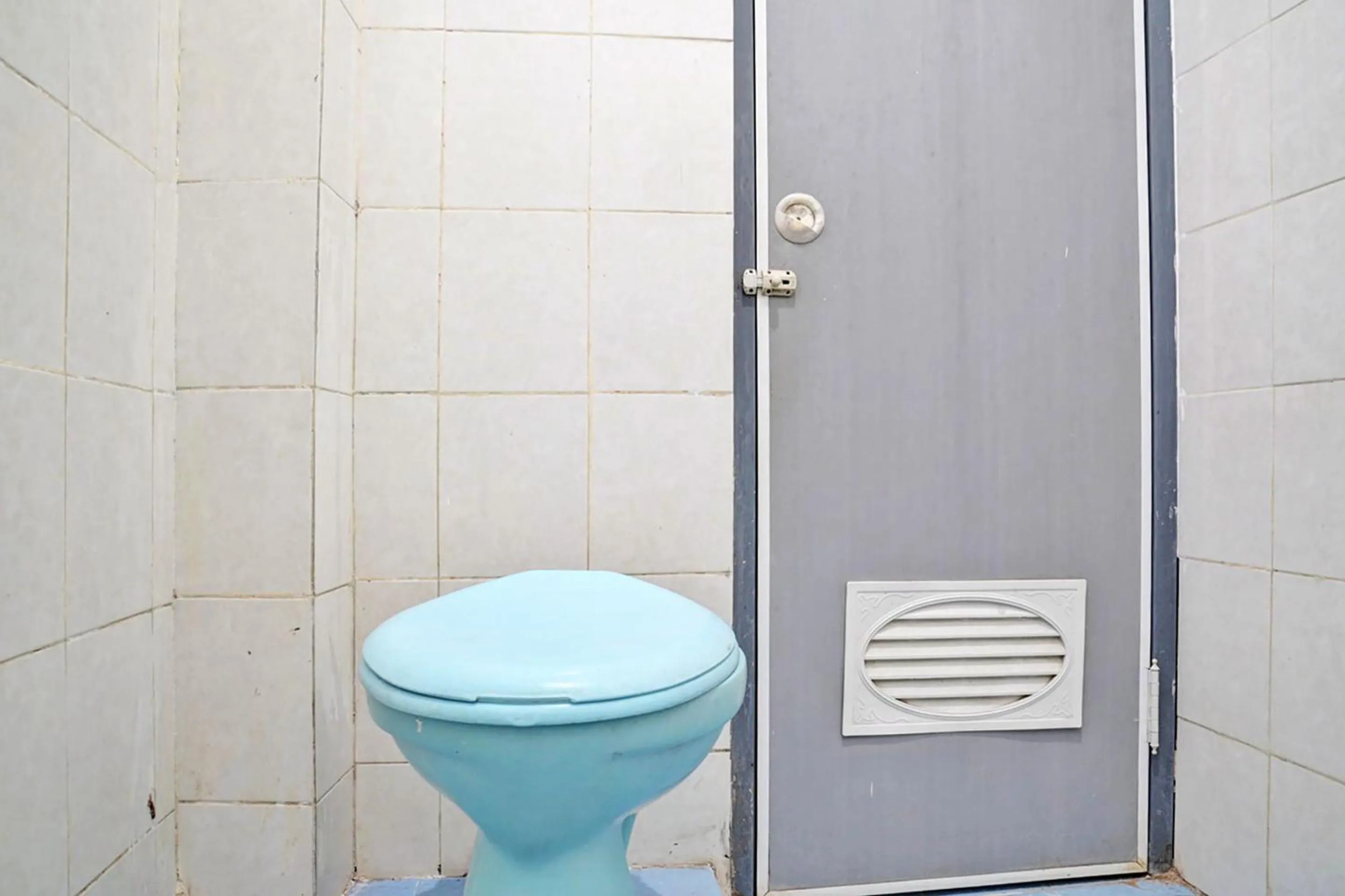 Bathroom in Hotel O Penginapan Hj Lilis Syariah