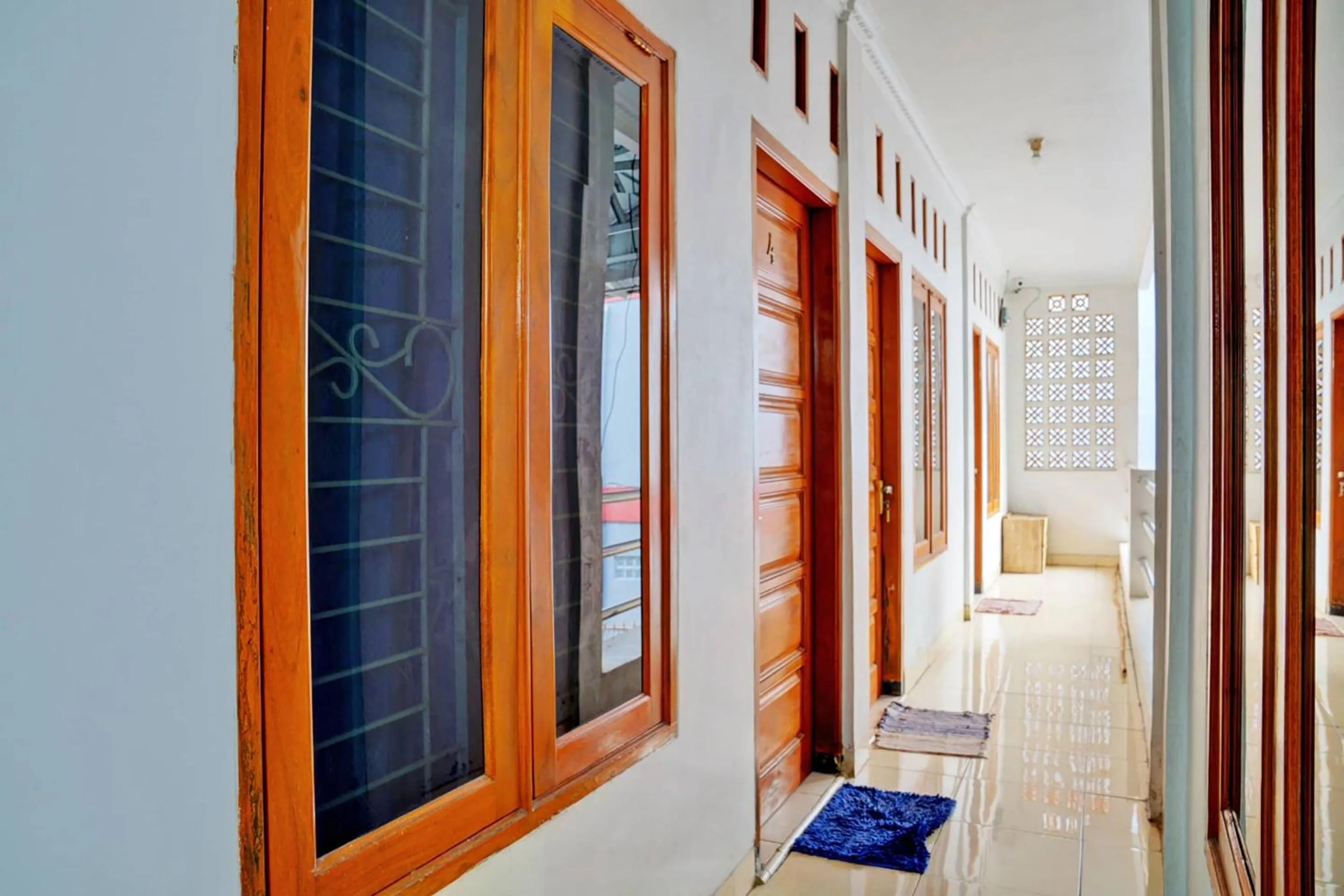 Lobby or reception in Hotel O Penginapan Hj Lilis Syariah