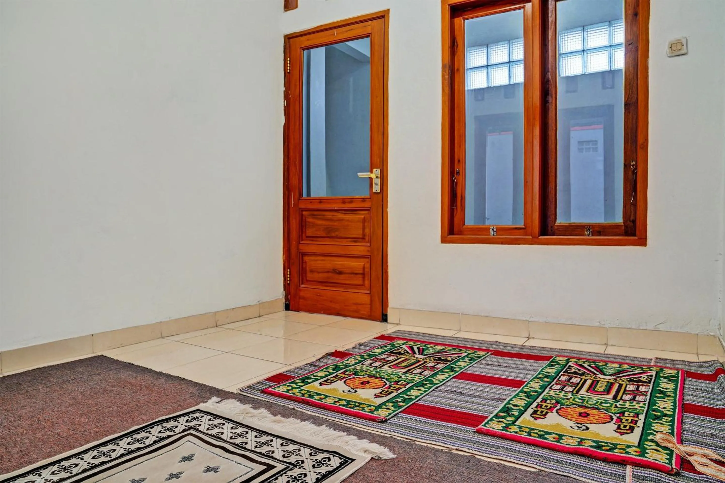 Lobby or reception in Hotel O Penginapan Hj Lilis Syariah