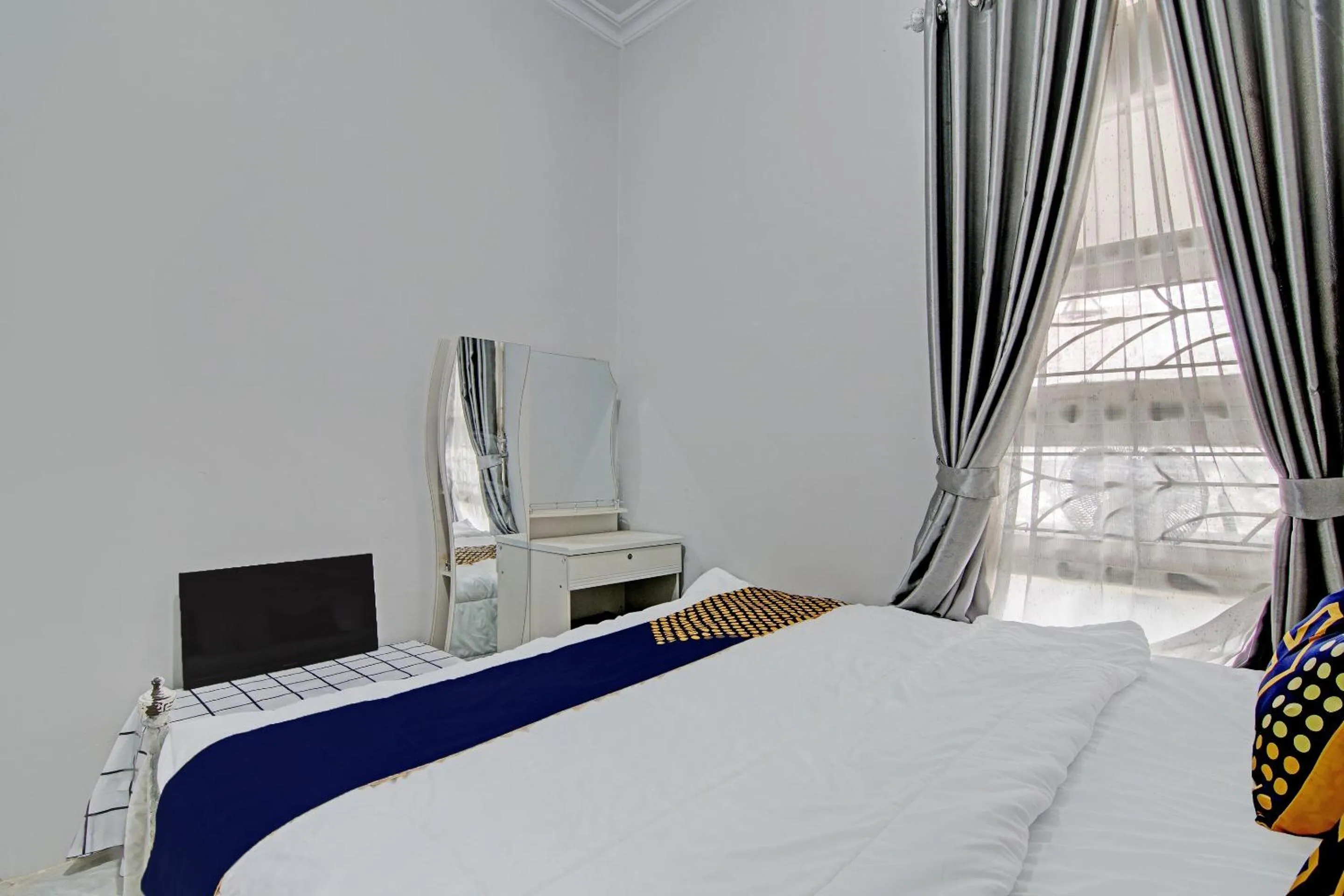 Bedroom, Bed in Hotel O Teguh Homestay Syariah