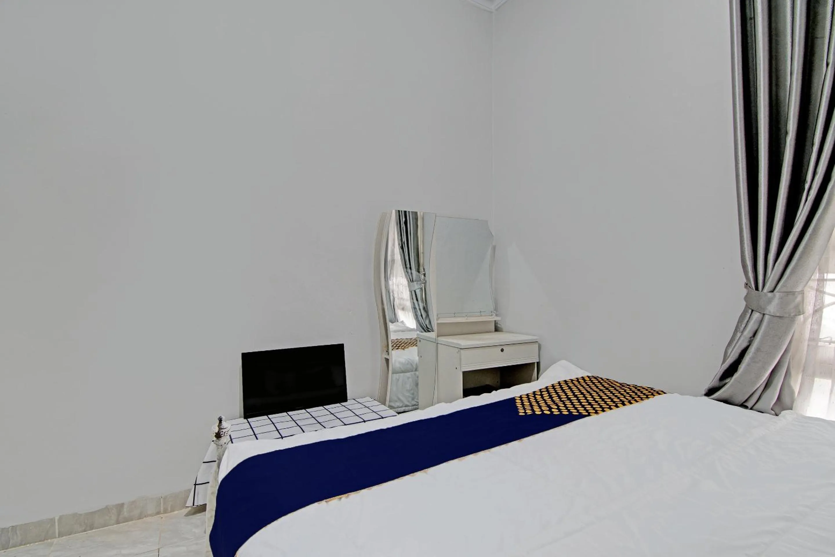 Bedroom, Bed in Hotel O Teguh Homestay Syariah