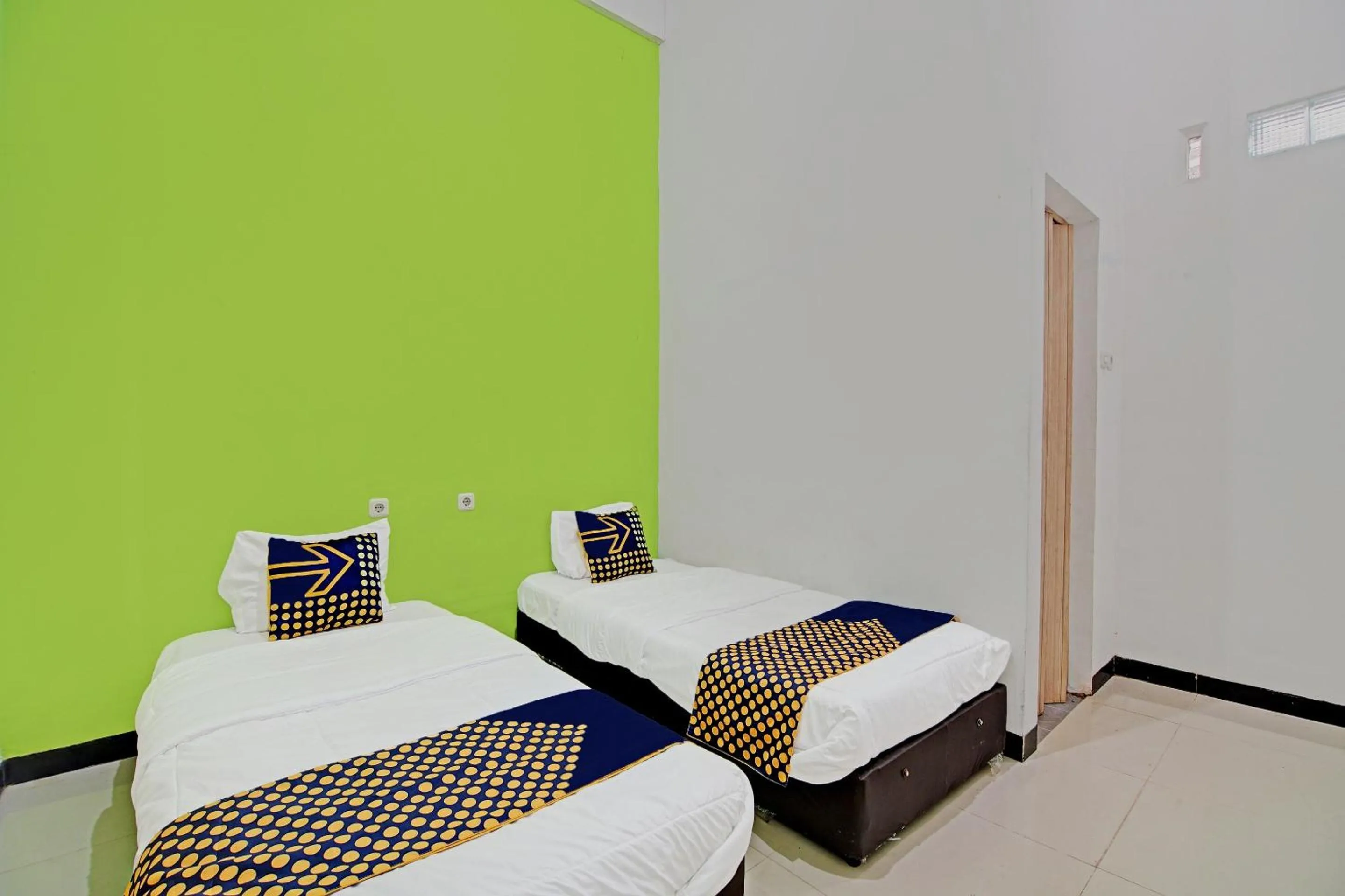Bedroom, Bed in Hotel O Teguh Homestay Syariah