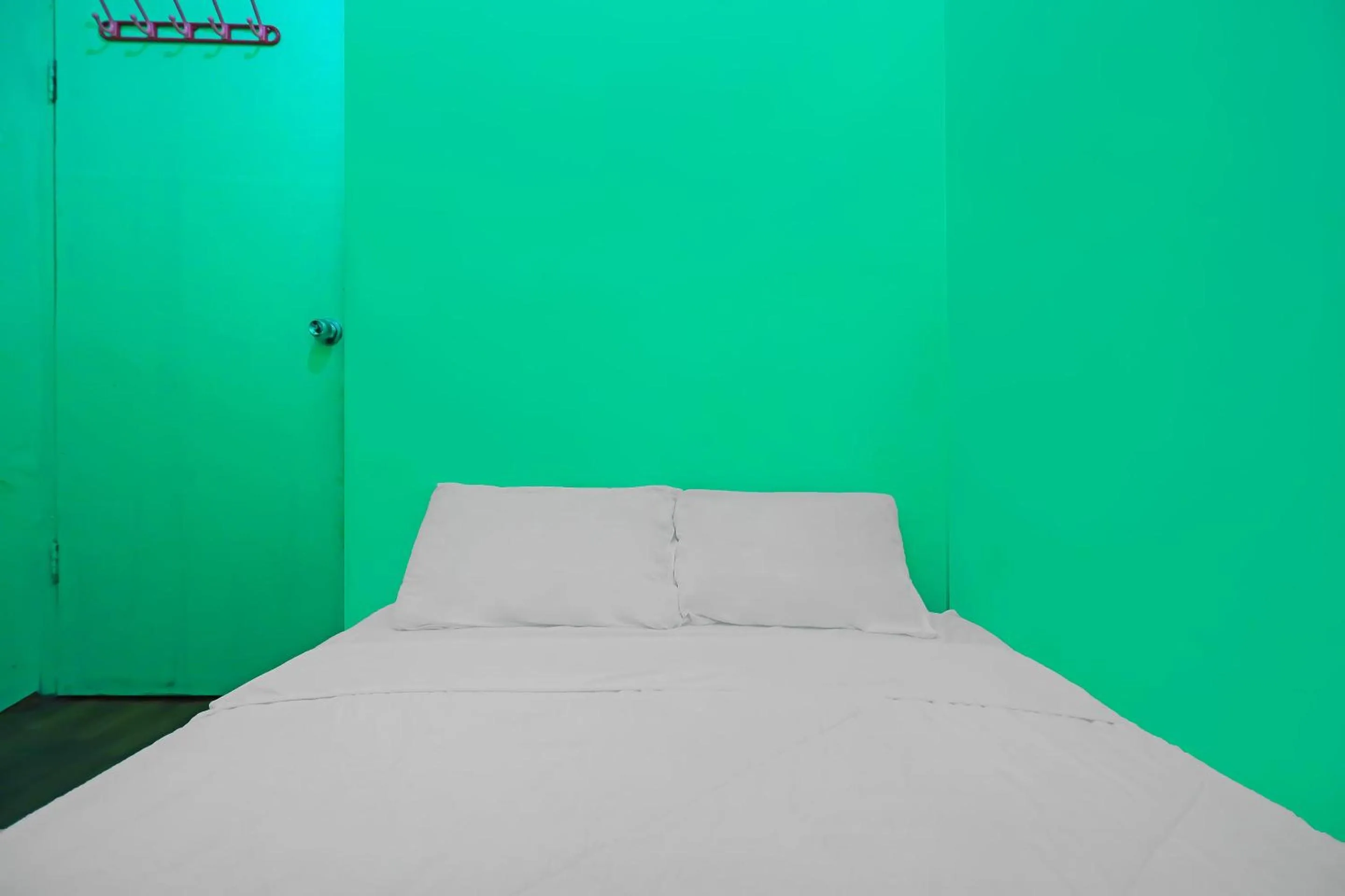 Bedroom, Bed in Hotel O Joyoakis Homestay SyariahNearMall Nagoya Hill