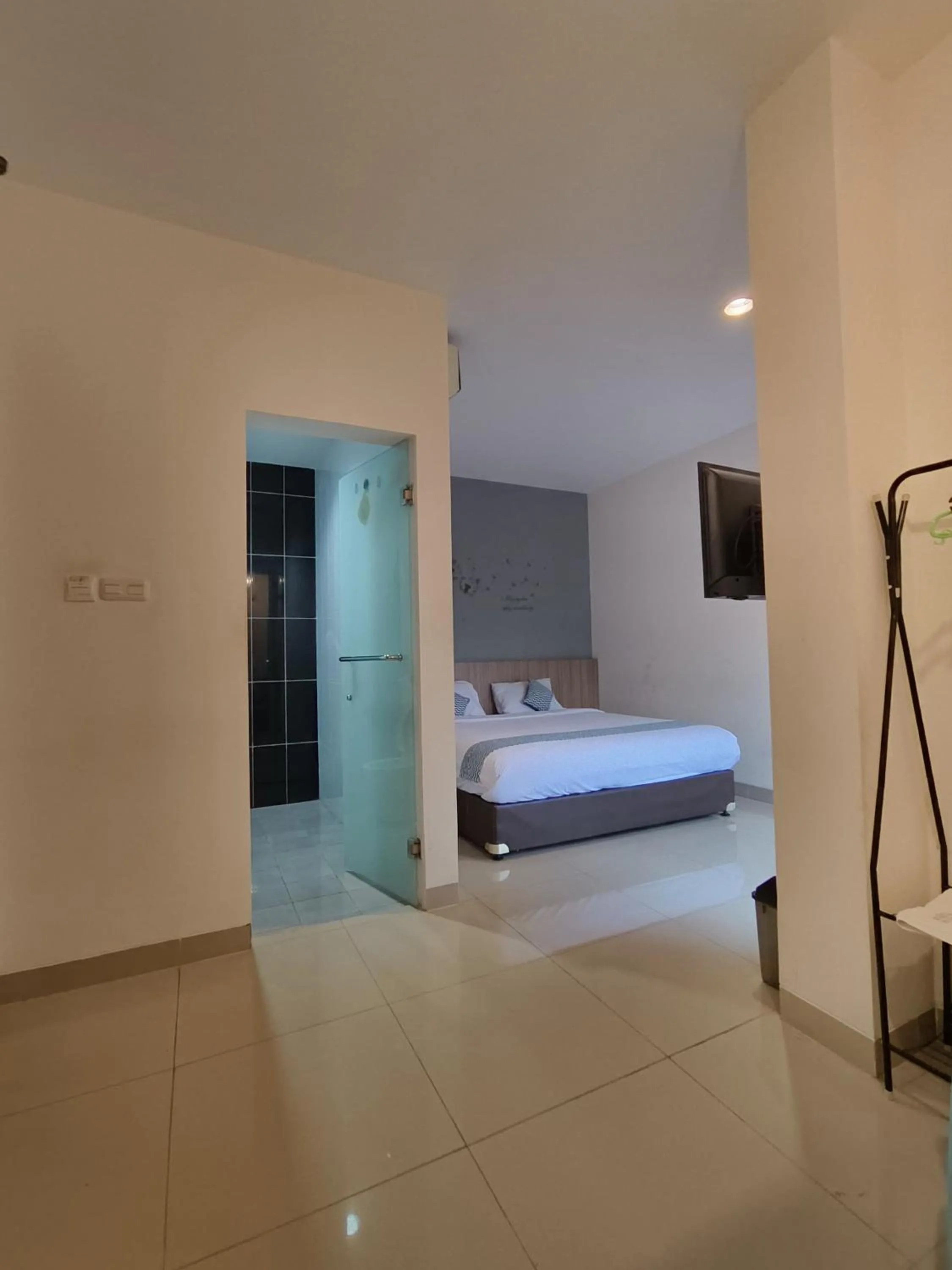 Photo of the whole room, Bed in The Holiday Guest House