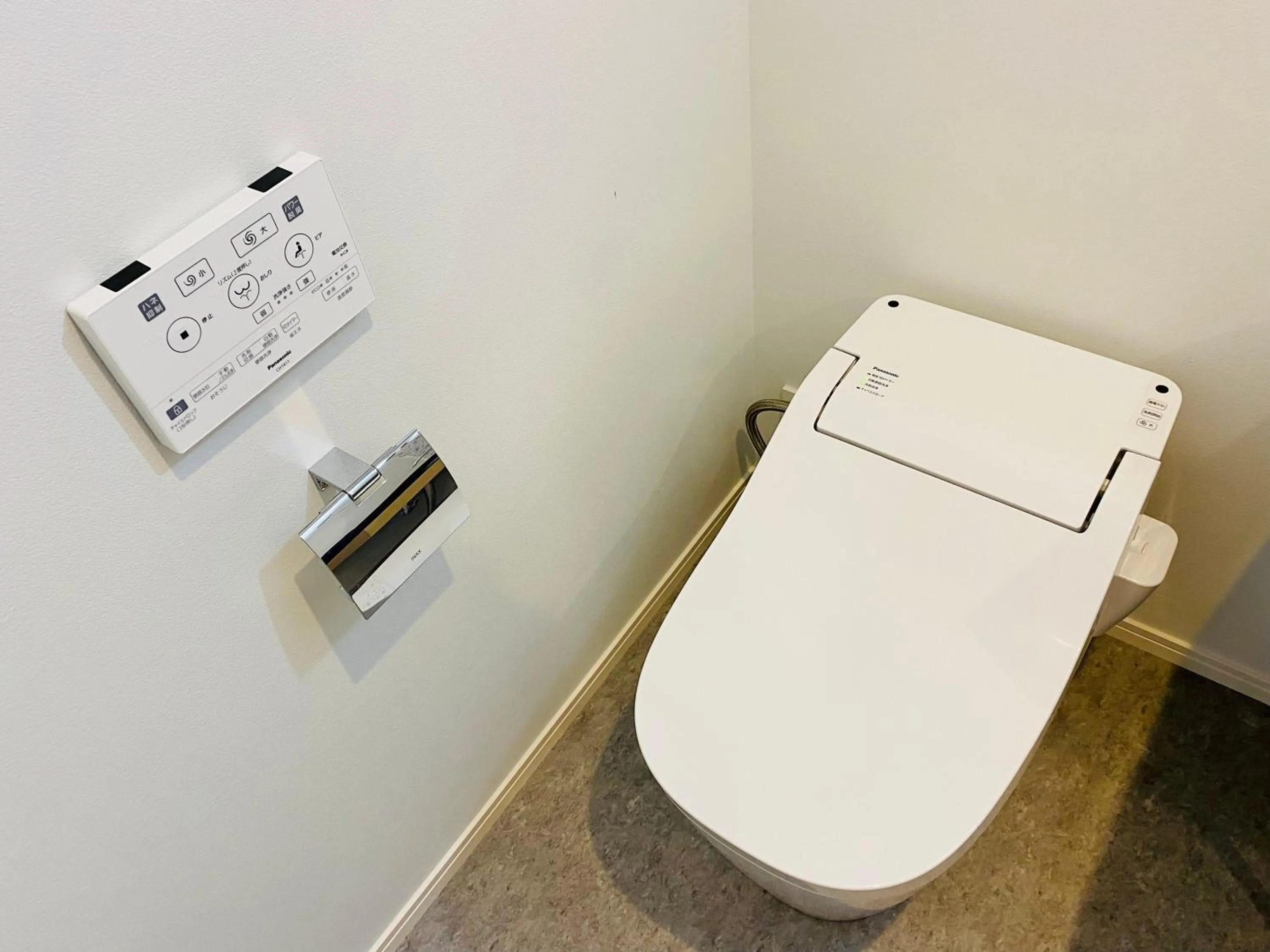 Toilet in Hotel ZIZI Horikawa Gojo