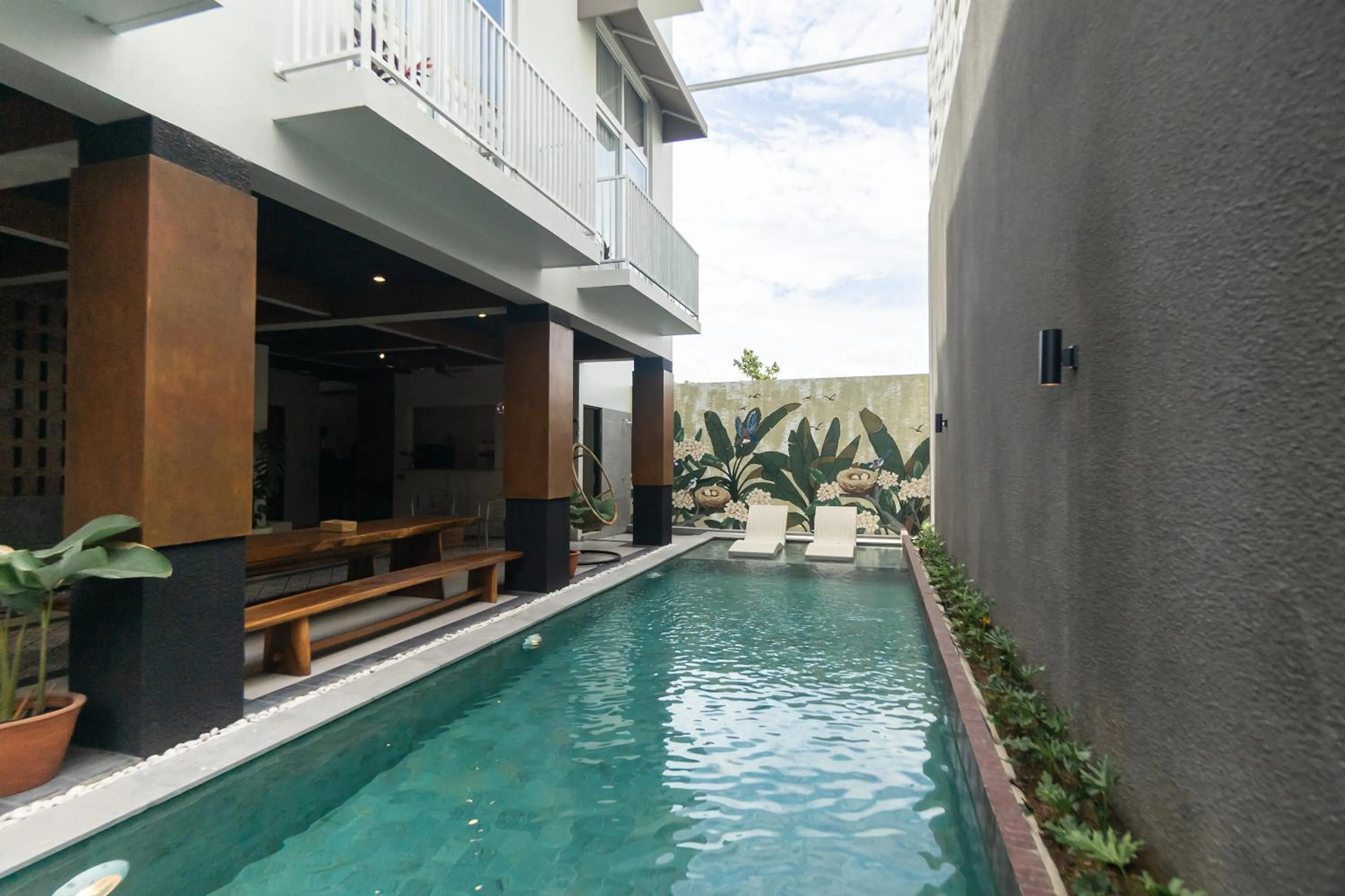 Swimming pool in Sarang Comfort