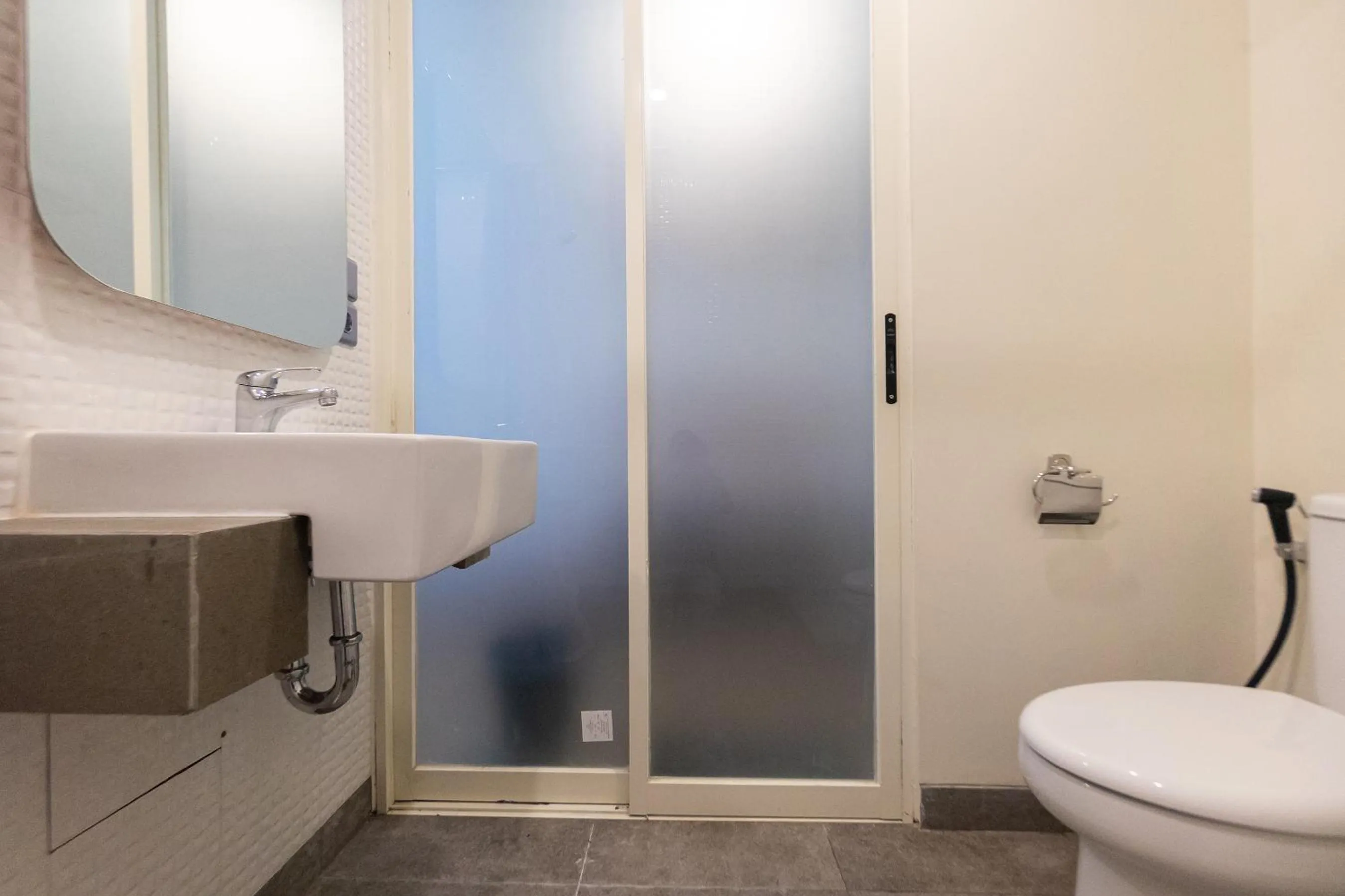 Shower in Sarang Comfort