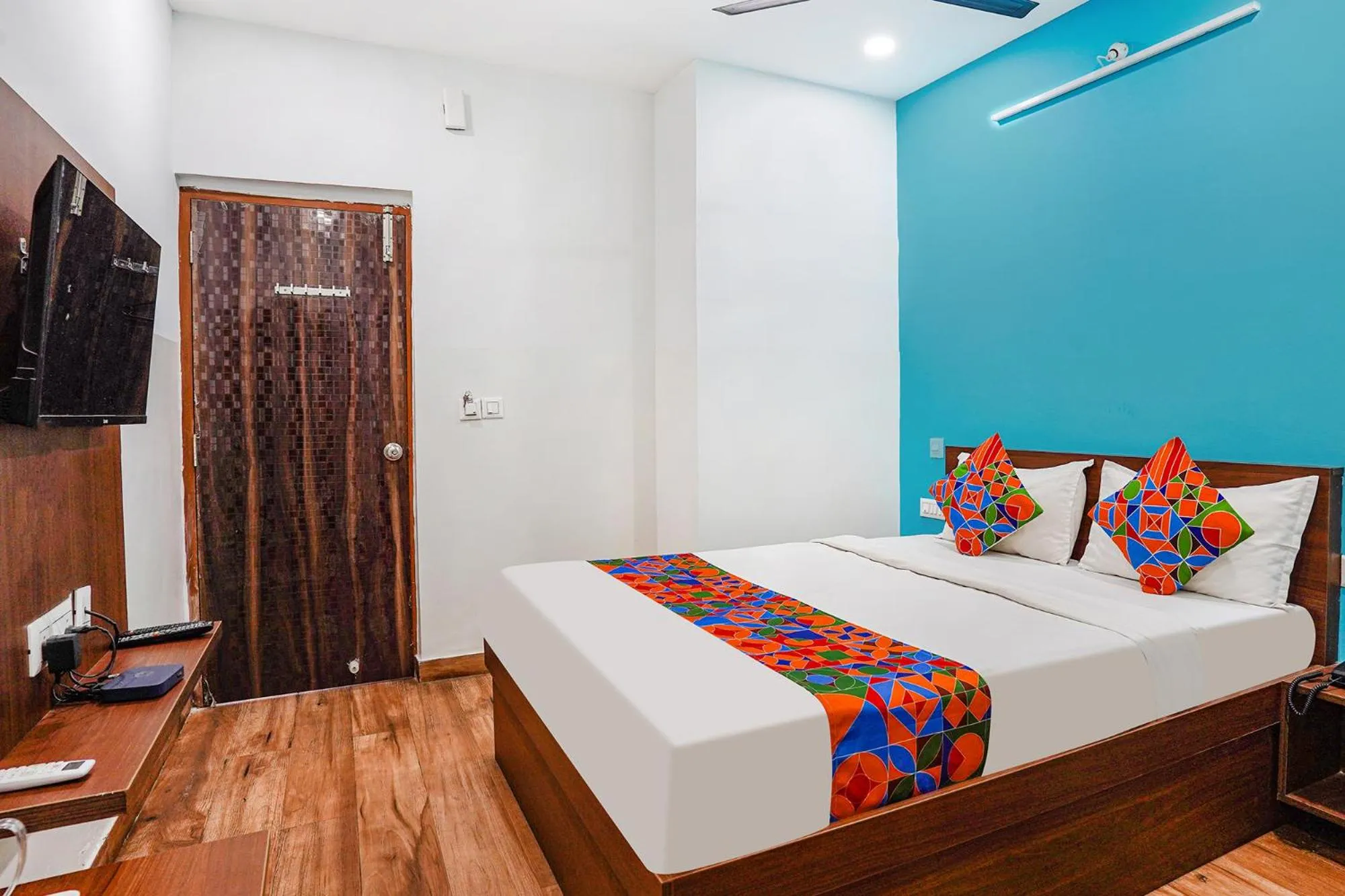 Bed in Via RLV Green Palace - Nr Kengeri Satellite Town