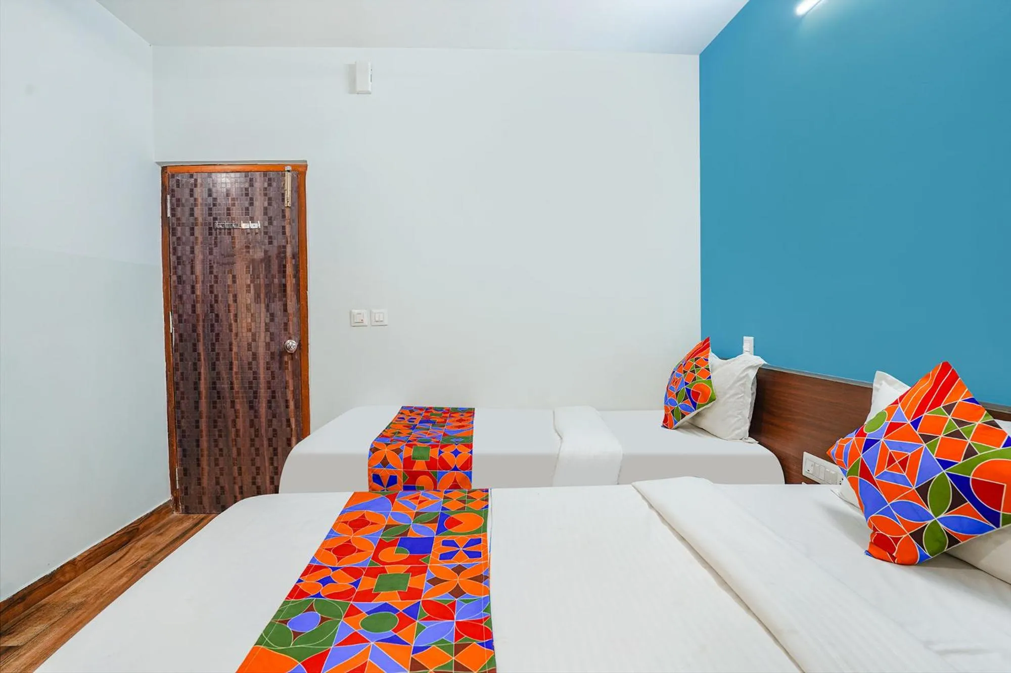 Bed in Via RLV Green Palace - Nr Kengeri Satellite Town