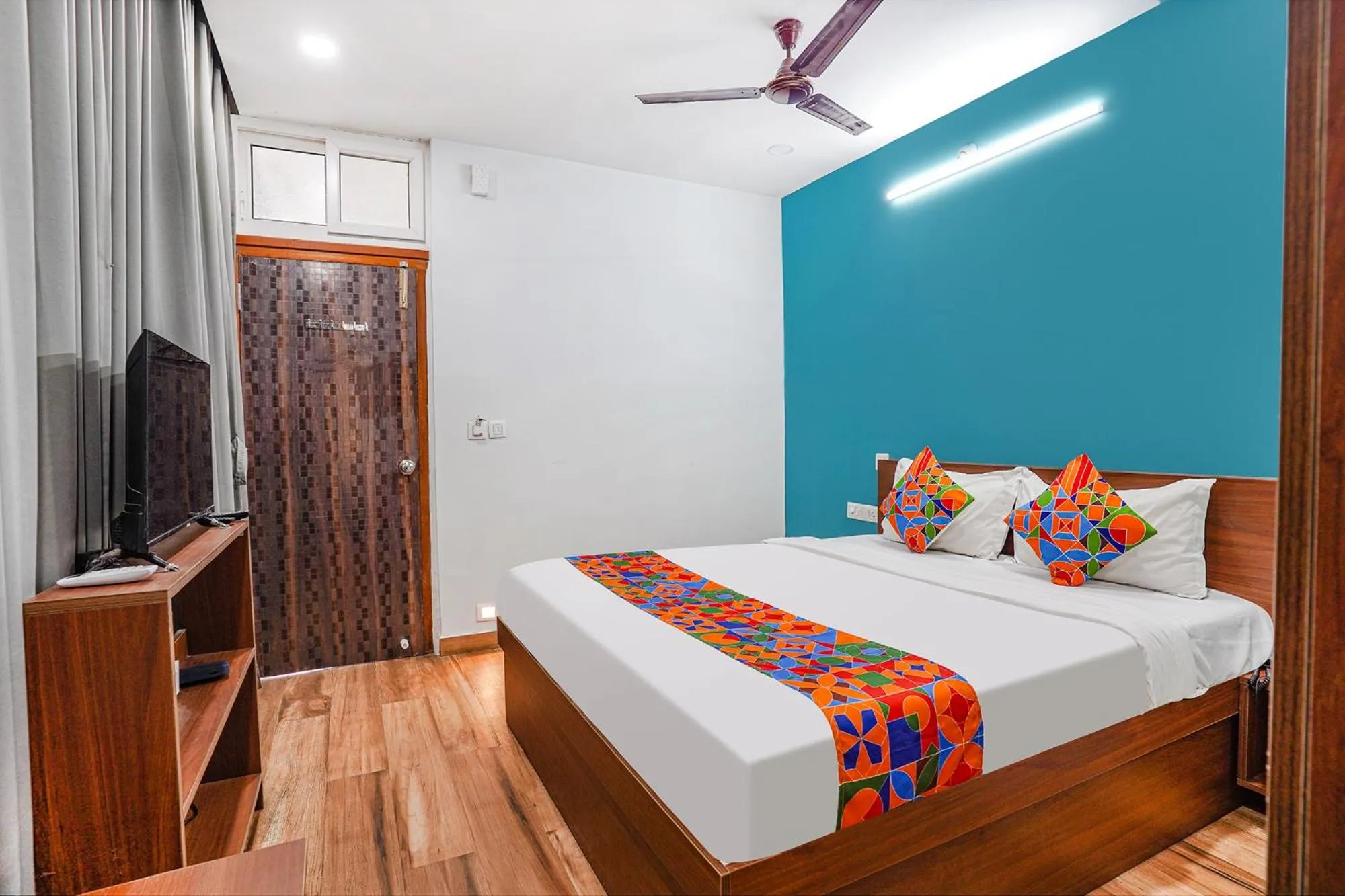 Bed in Via RLV Green Palace - Nr Kengeri Satellite Town